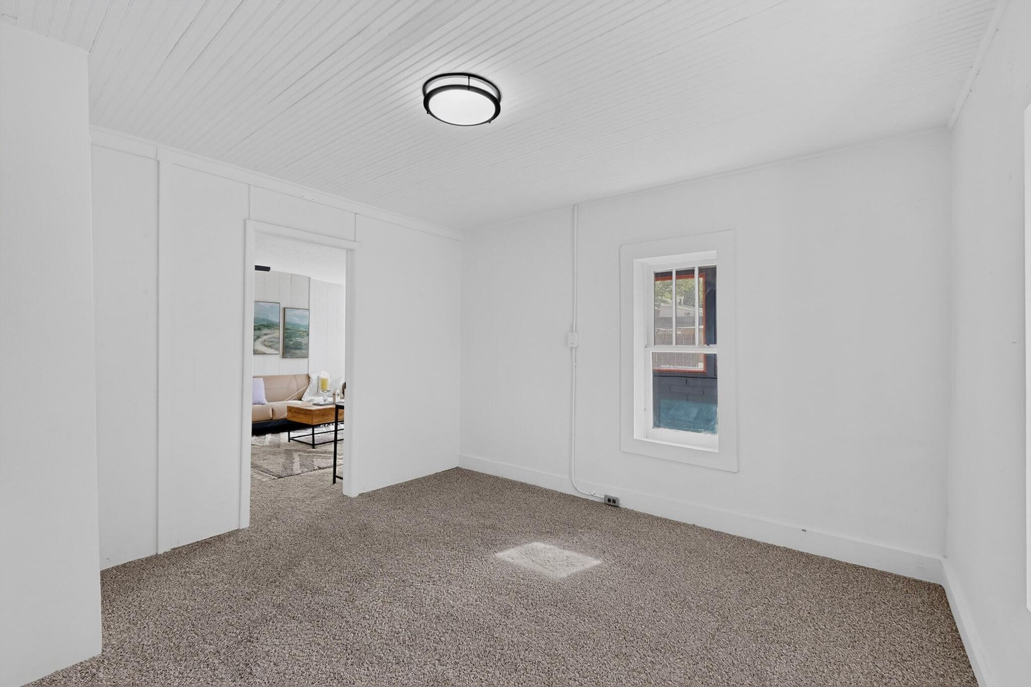 Photo 10 — 2327 William Street SE