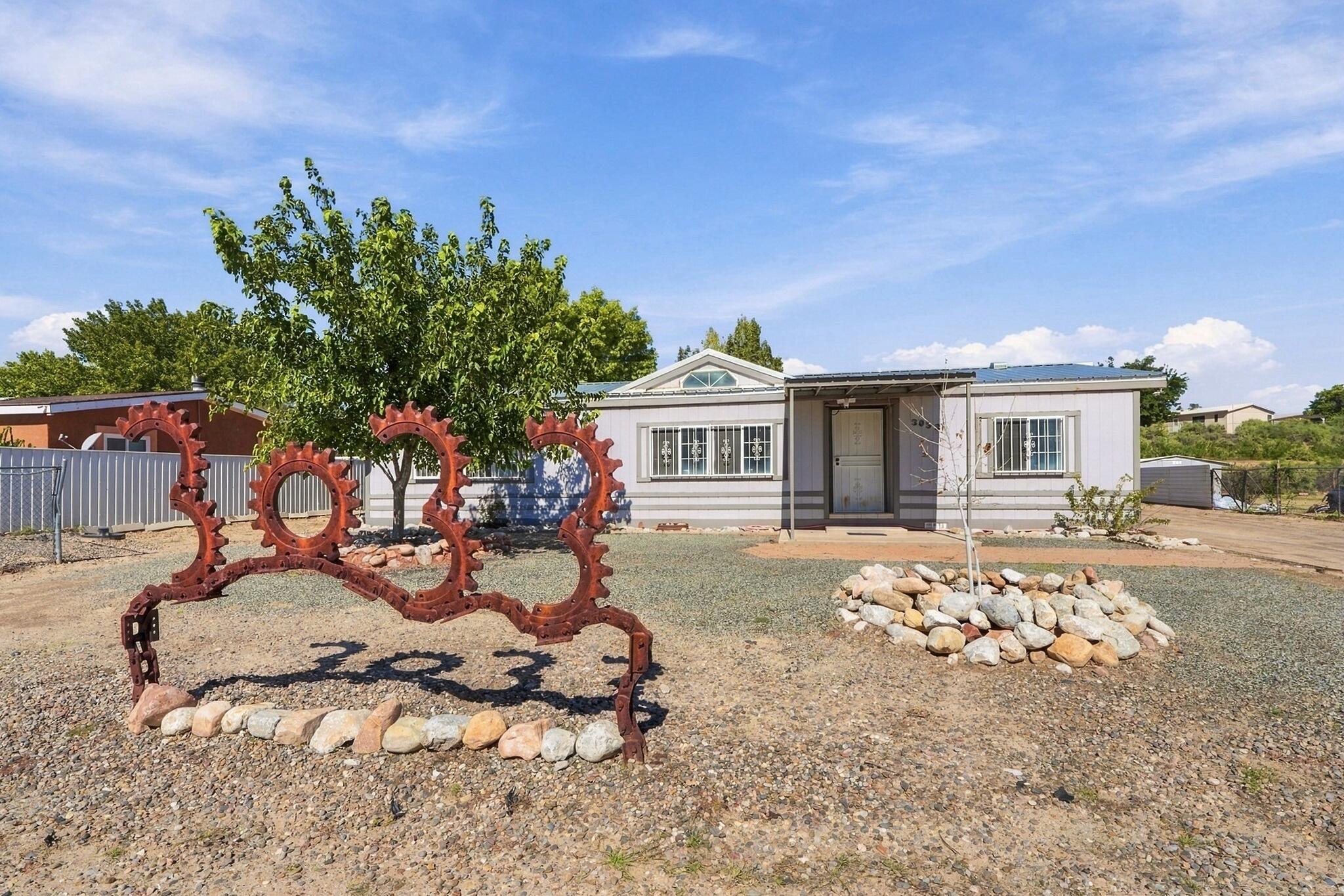 3033 Dona Juanita Drive SW, Albuquerque, NM 87121