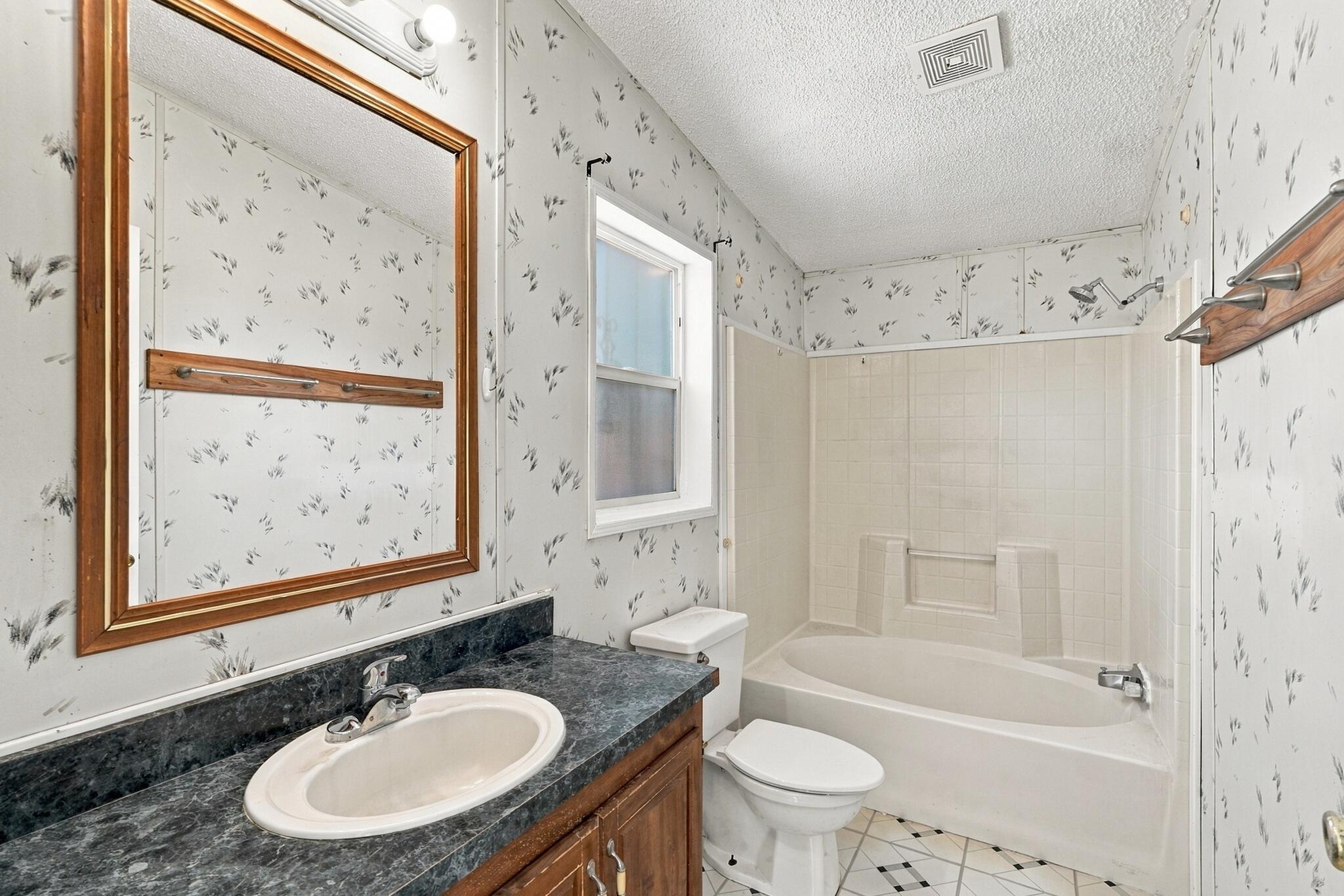 Photo 16 — 3033 Dona Juanita Drive SW