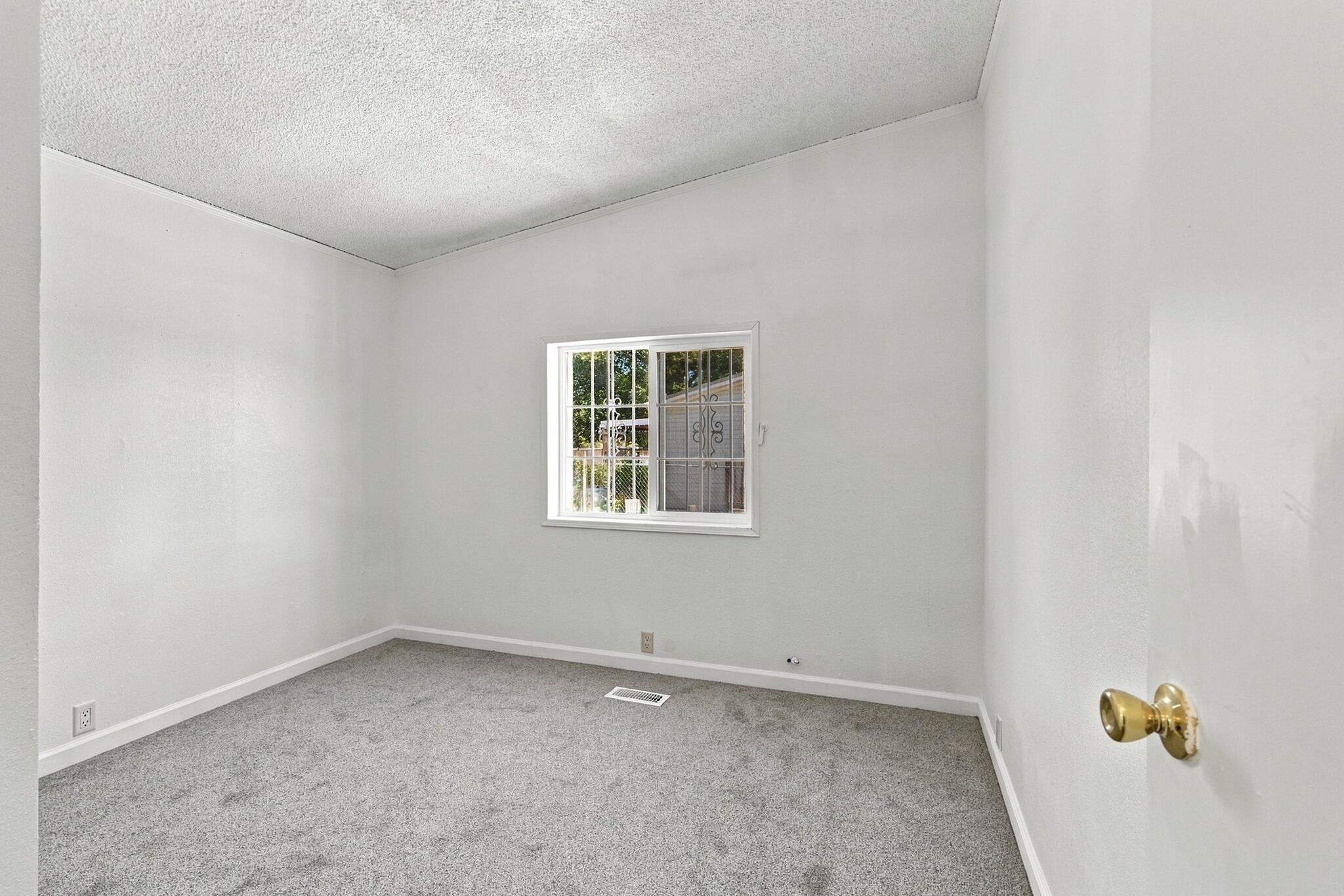 Photo 13 — 3033 Dona Juanita Drive SW