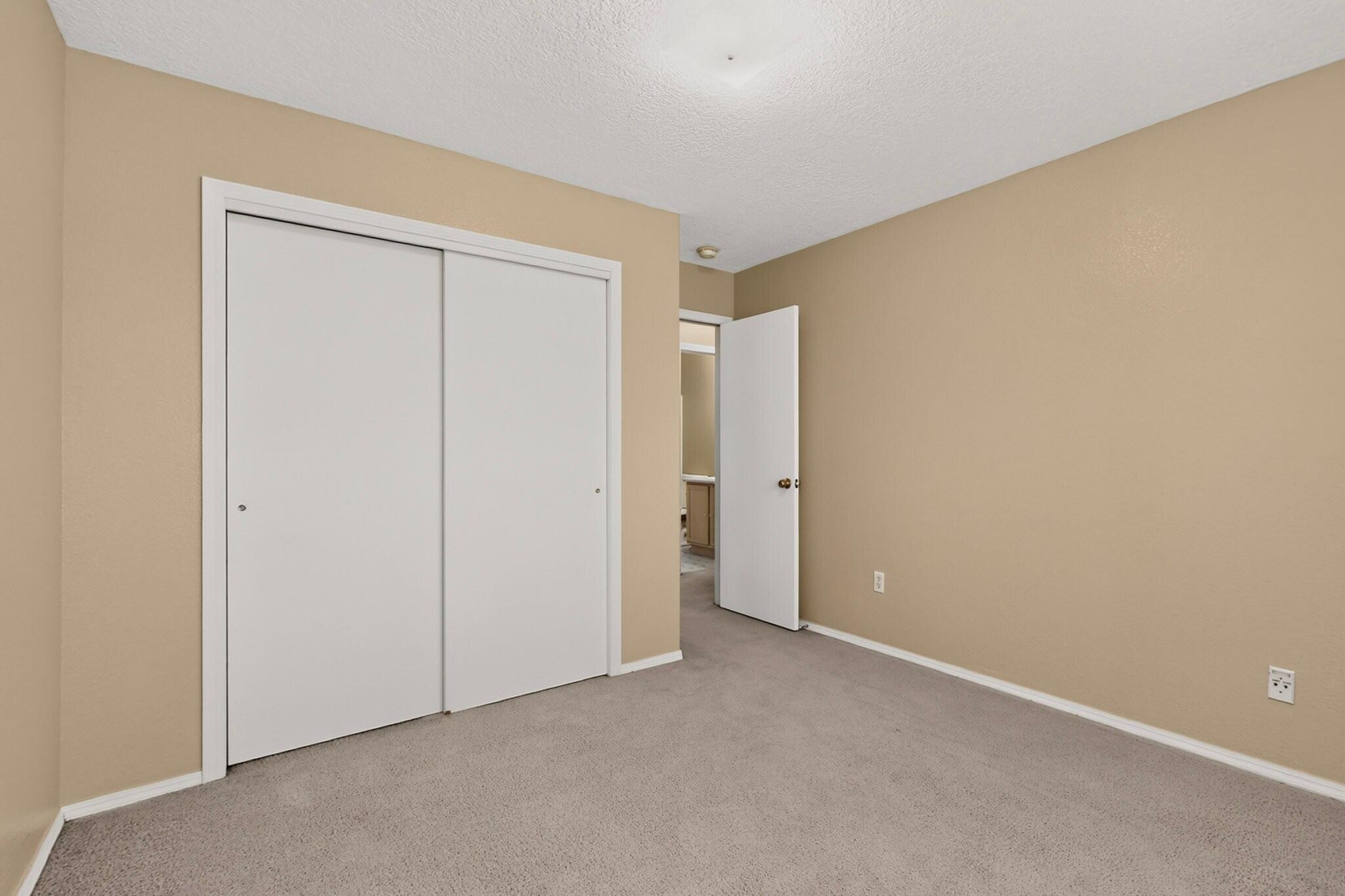 Photo 19 — 500 Adirondack Place SE