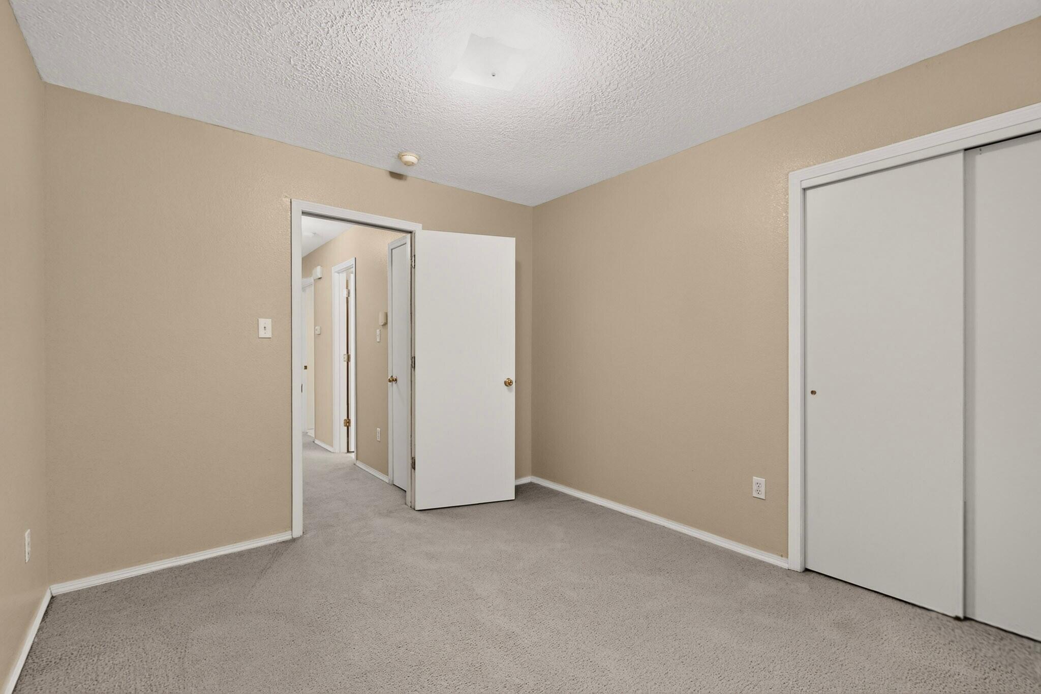 Photo 15 — 500 Adirondack Place SE