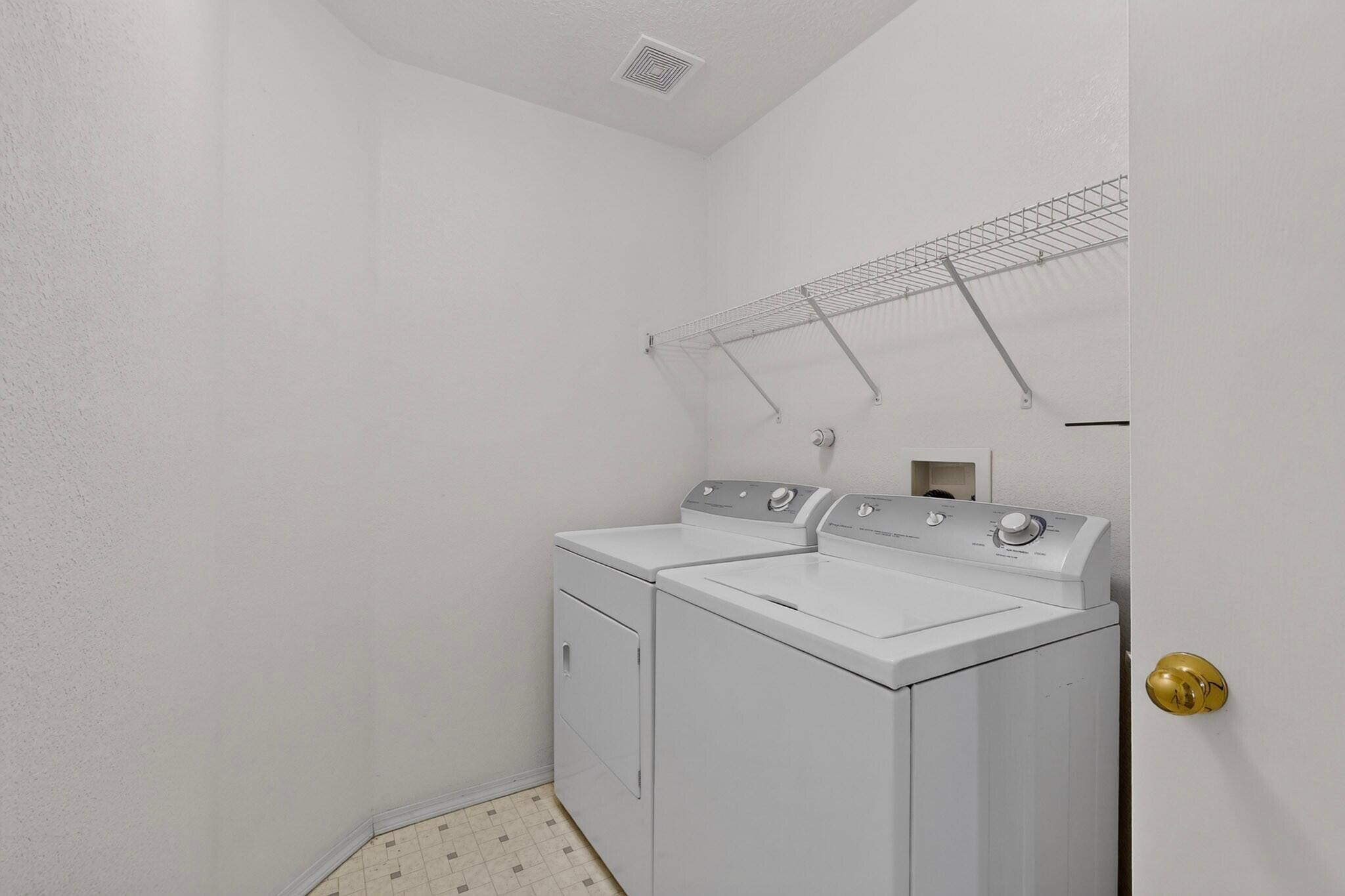 Photo 12 — 500 Adirondack Place SE