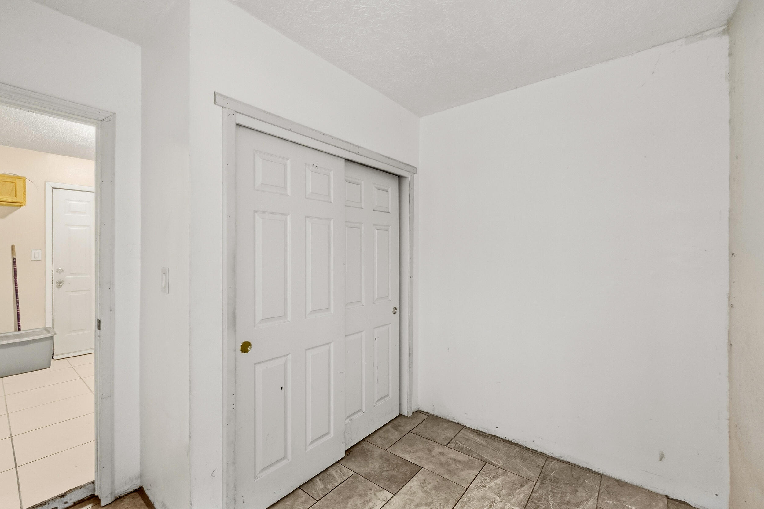 Photo 10 — 4633 Spring Valley Circle SW