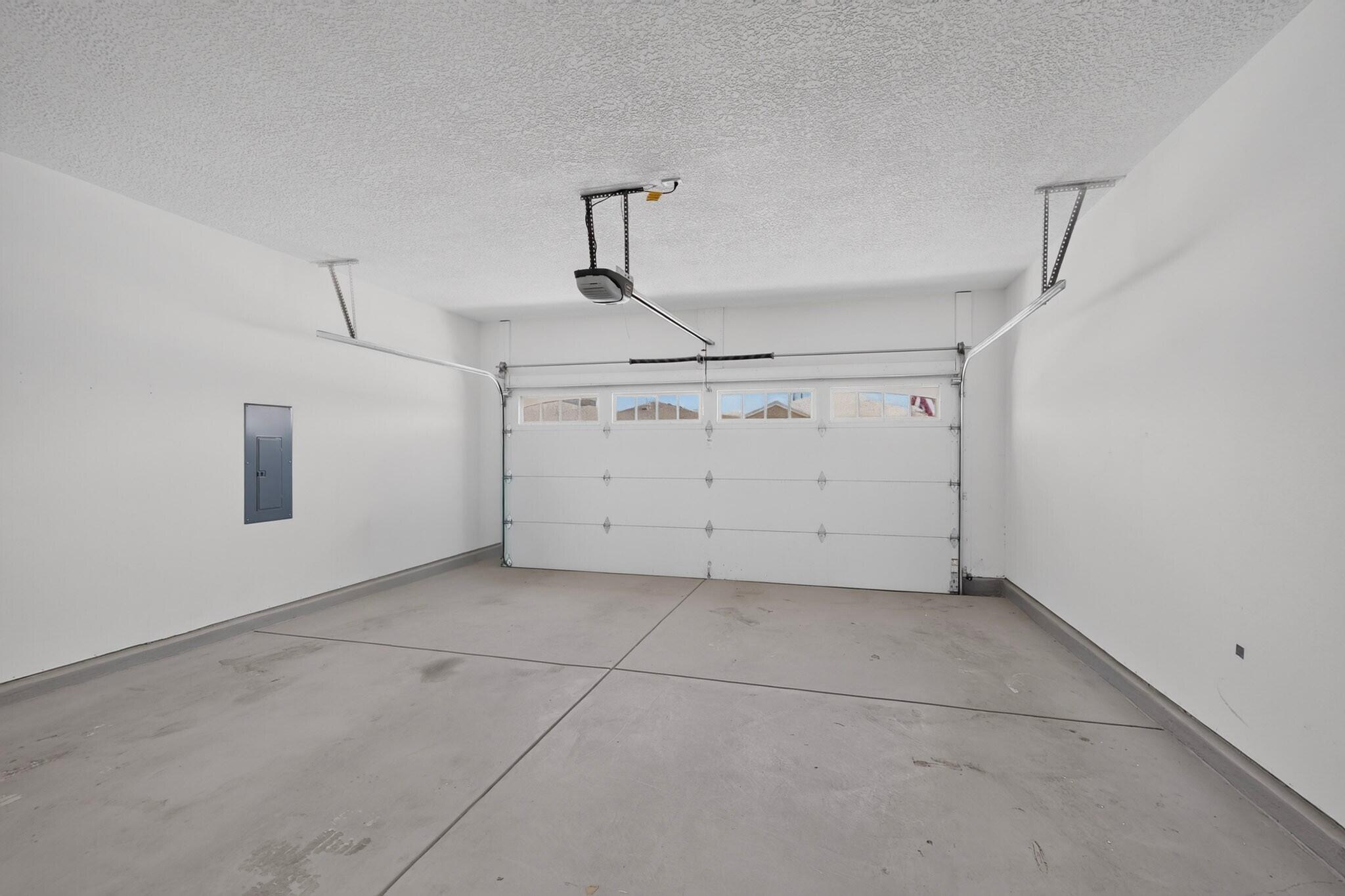 Photo 10 — 840 FIREWHEEL Loop SW