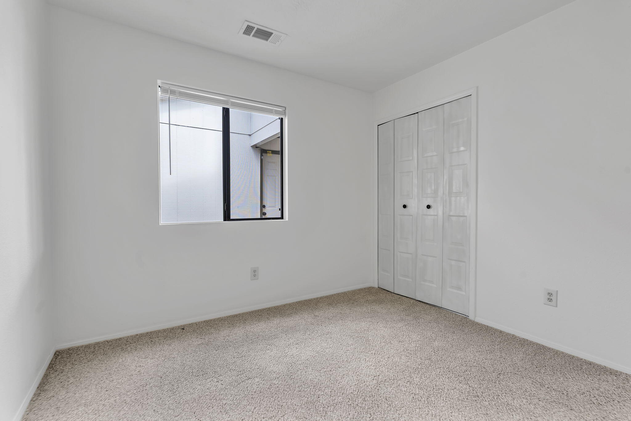 Photo 11 — 372 Pearl Drive NE