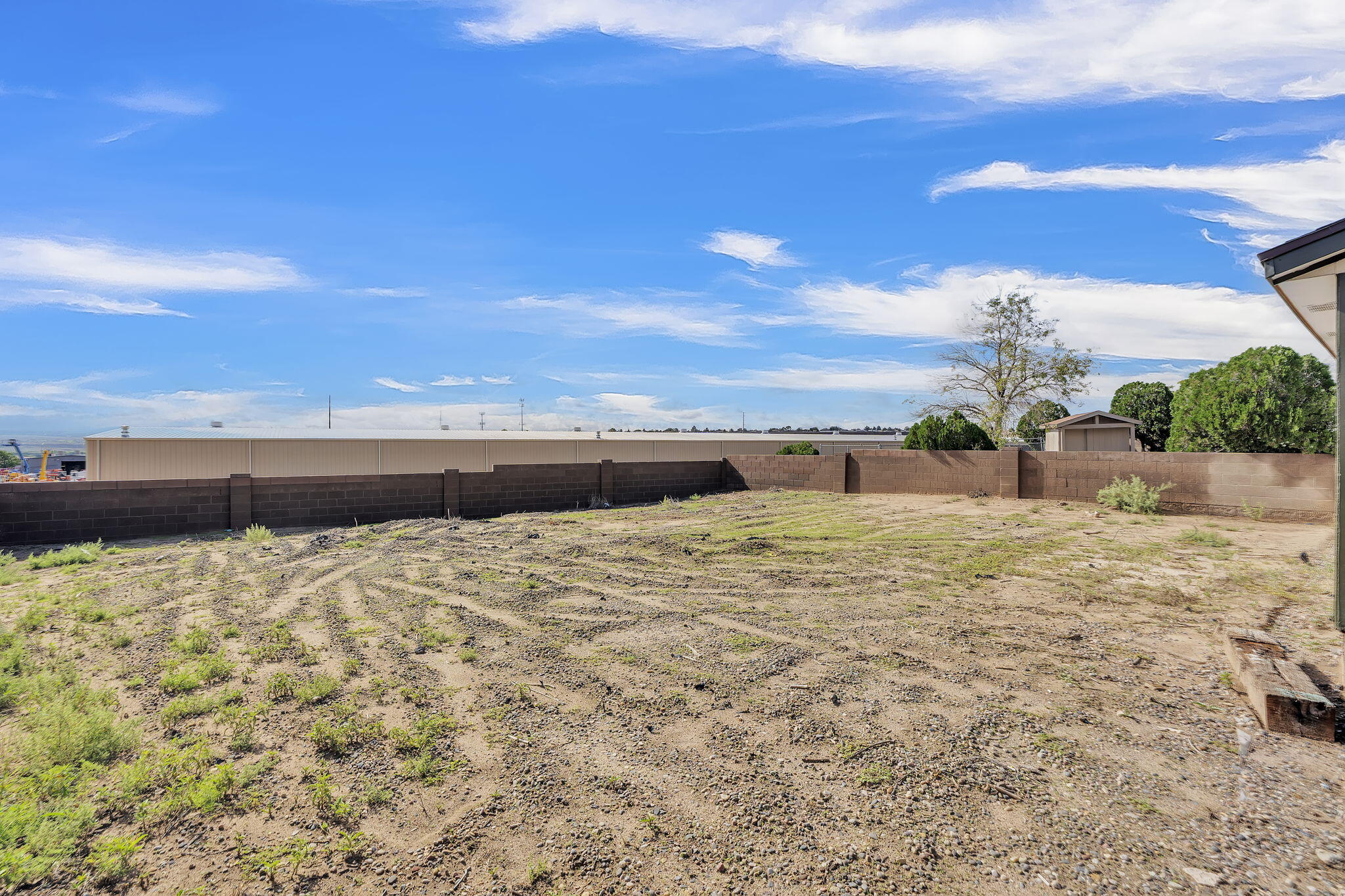 Photo 3 — 372 Pearl Drive NE