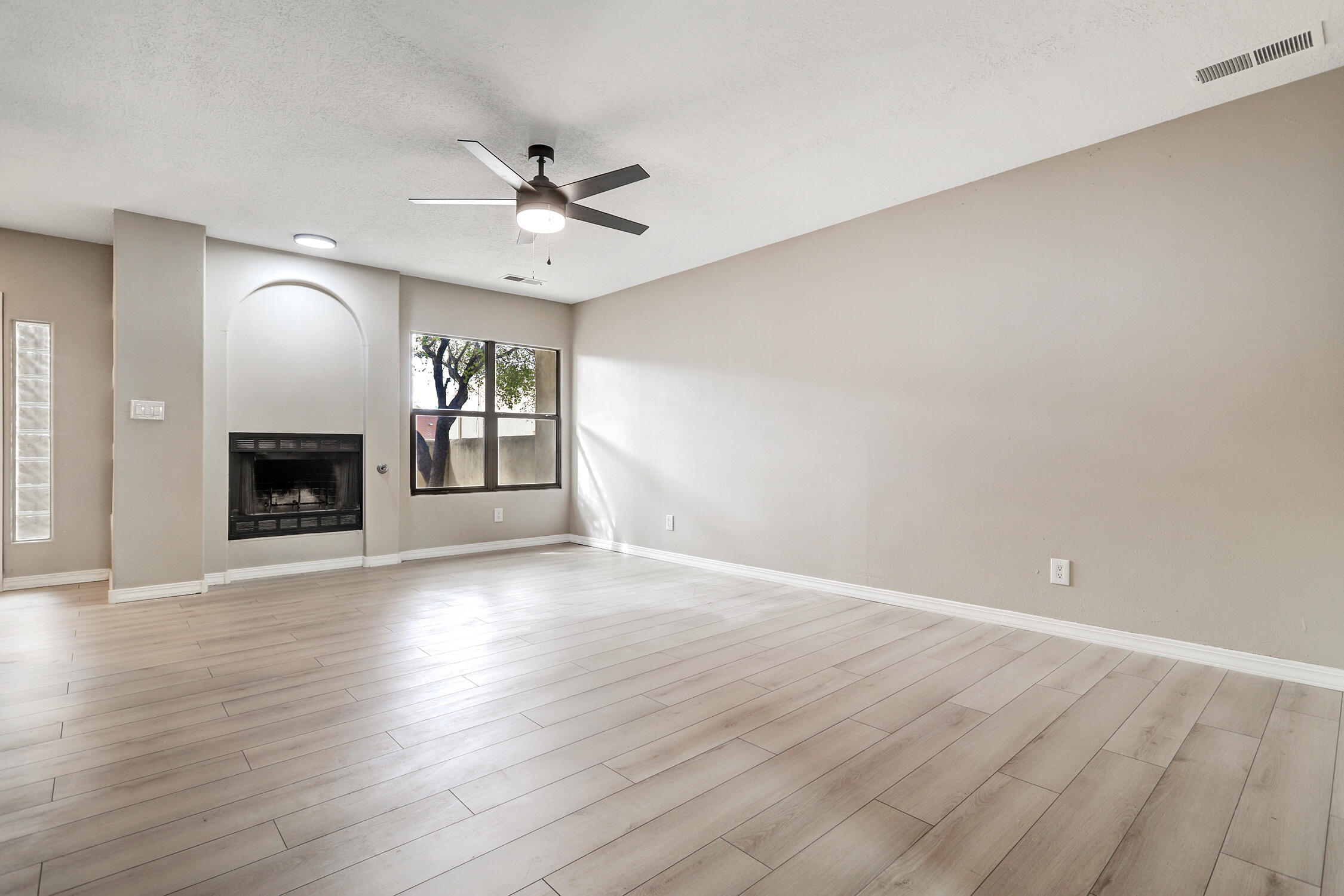 Photo 14 — 4211 Pitt Street NE UNIT 10