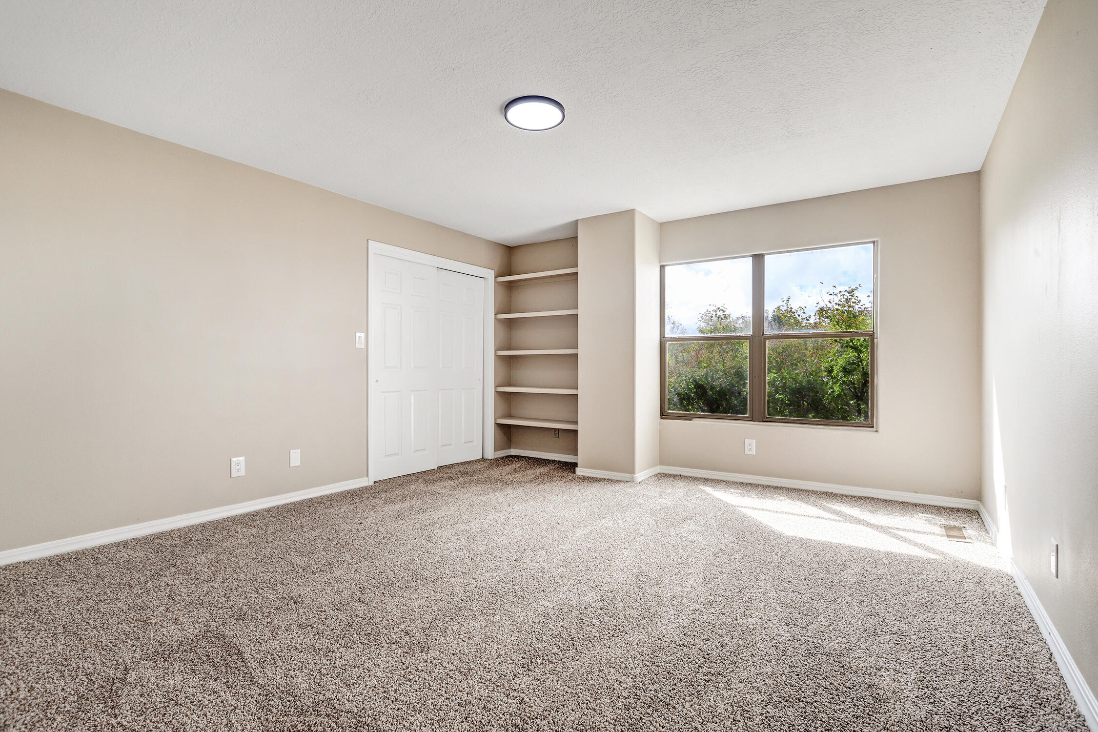 Photo 18 — 4211 Pitt Street NE UNIT 10
