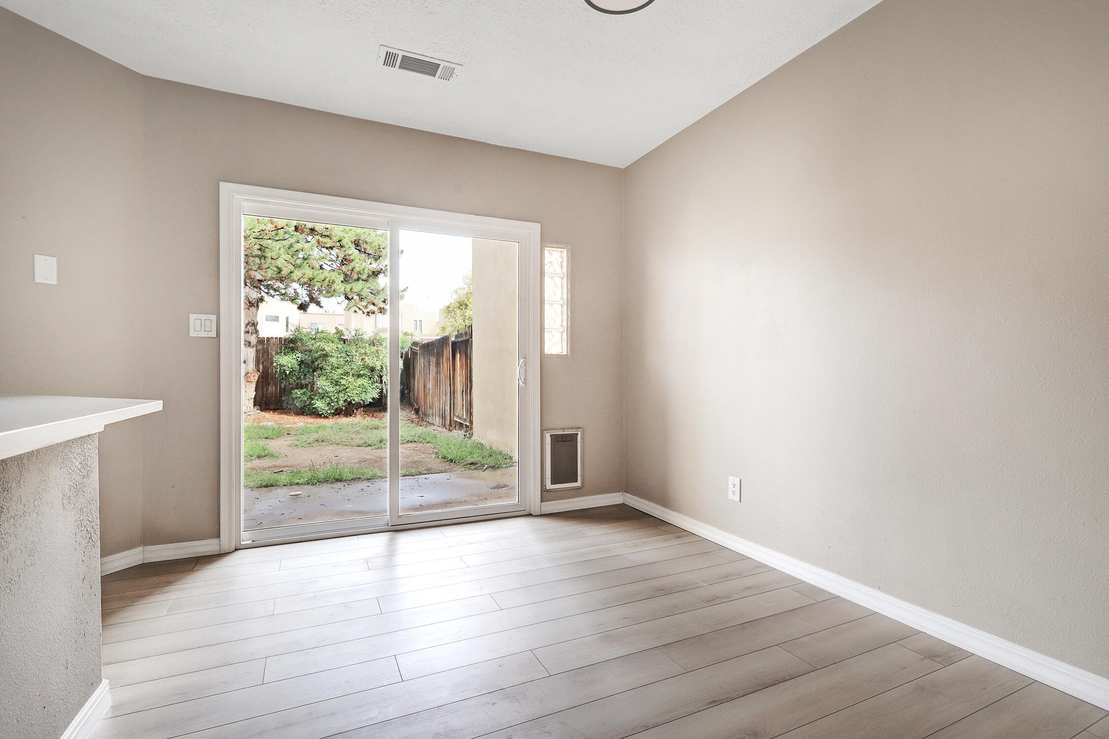 Photo 10 — 4211 Pitt Street NE UNIT 10