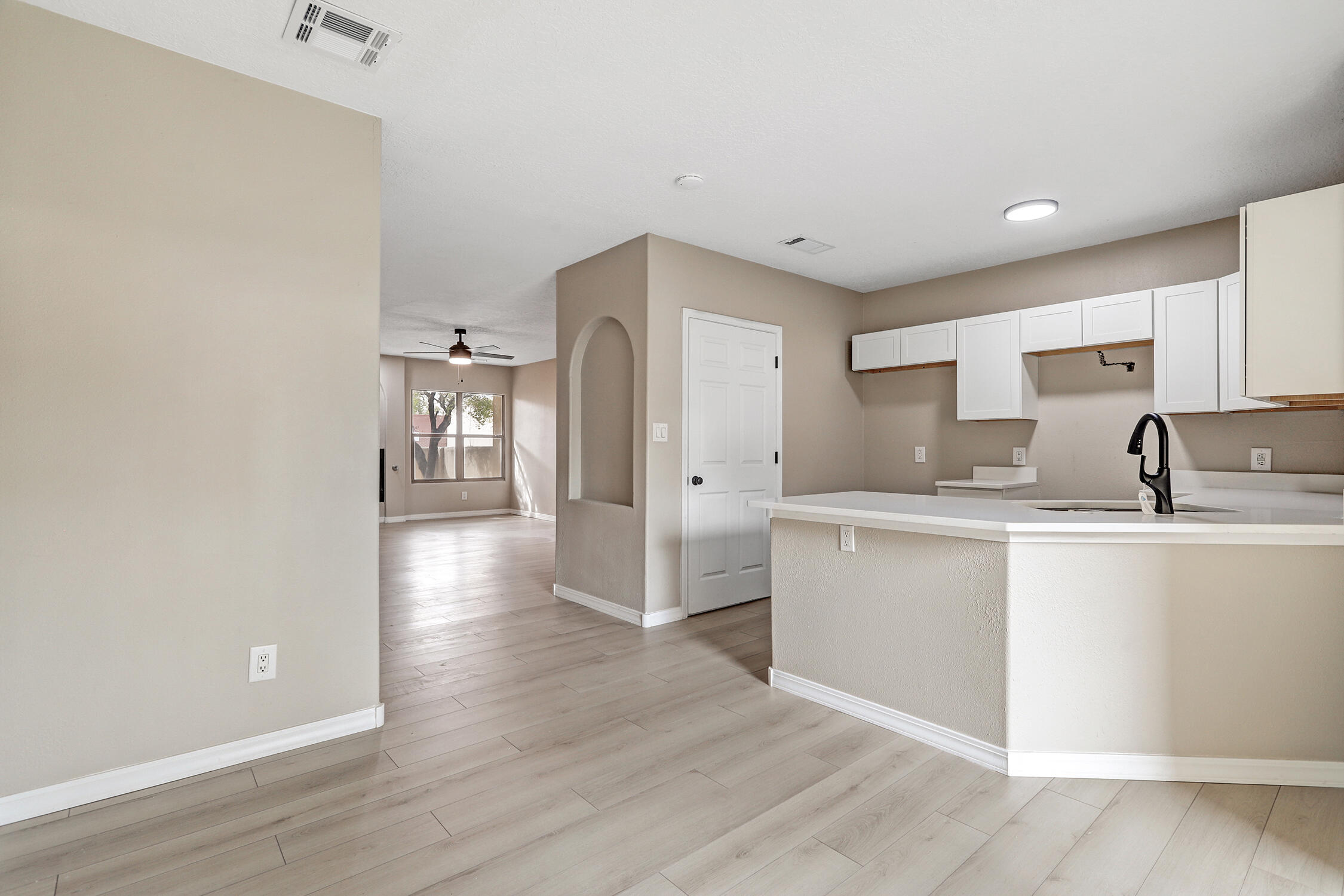 Photo 11 — 4211 Pitt Street NE UNIT 10