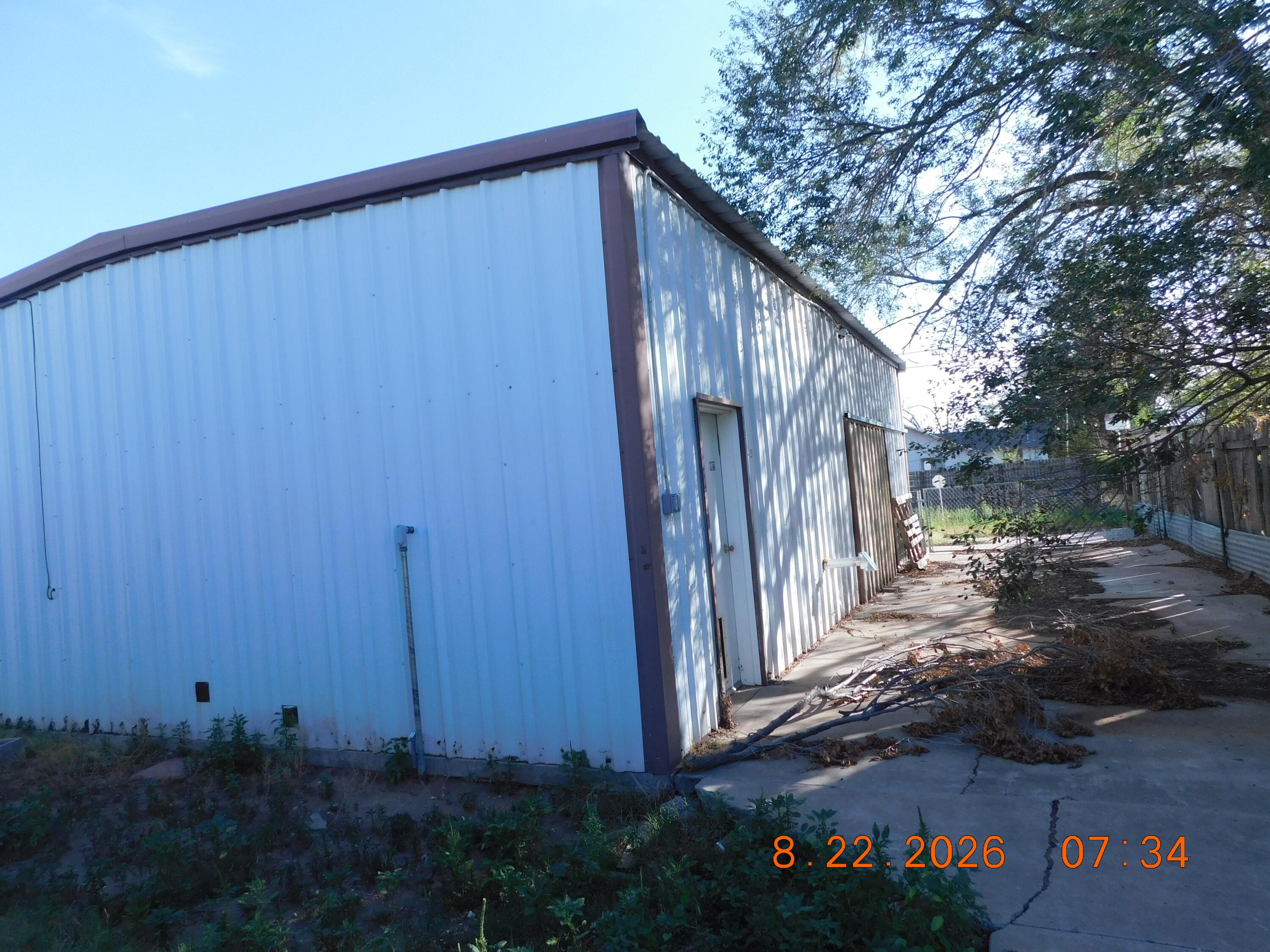 Photo 2 — 713 S Main Avenue