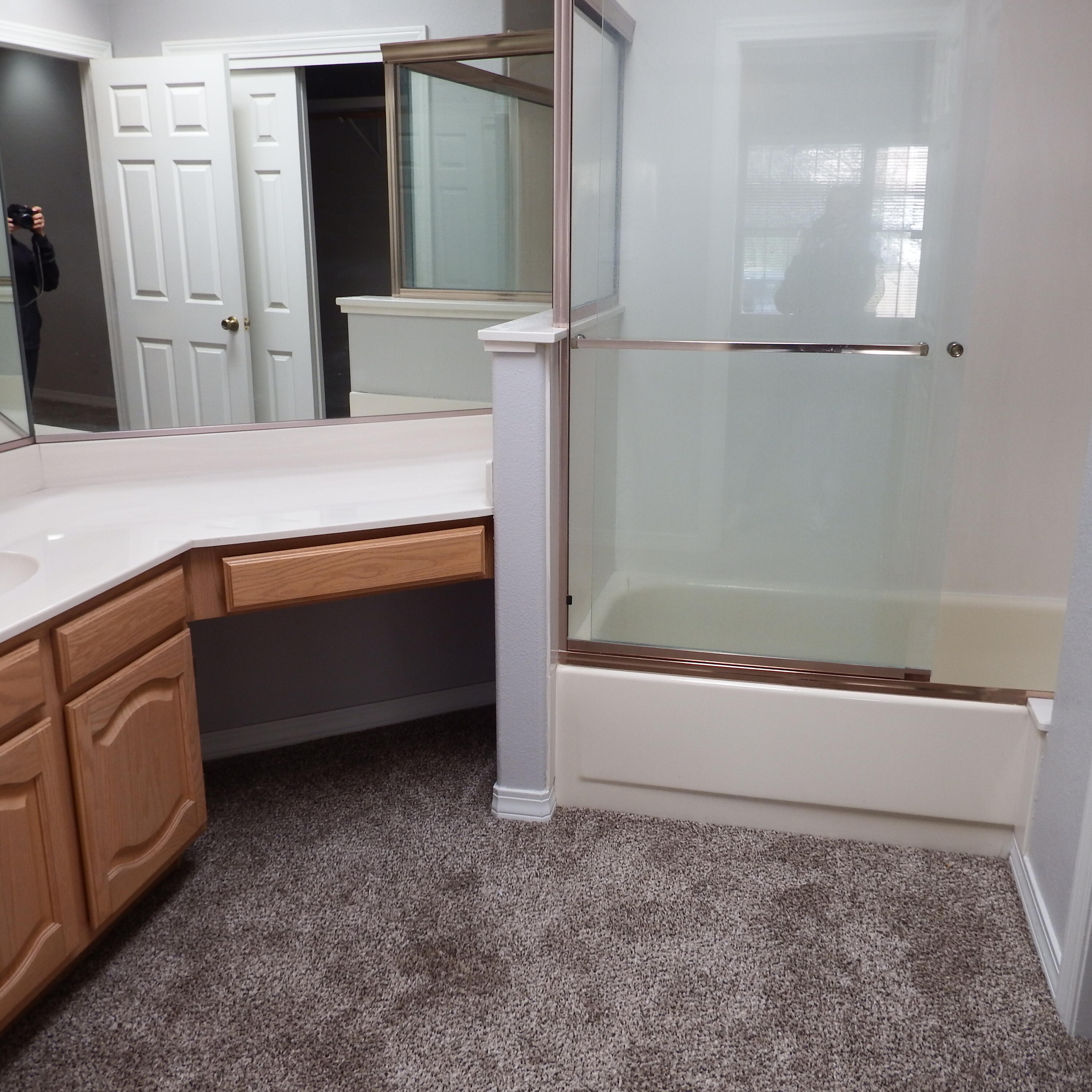 Photo 5 — 6645 Ruby Street NE