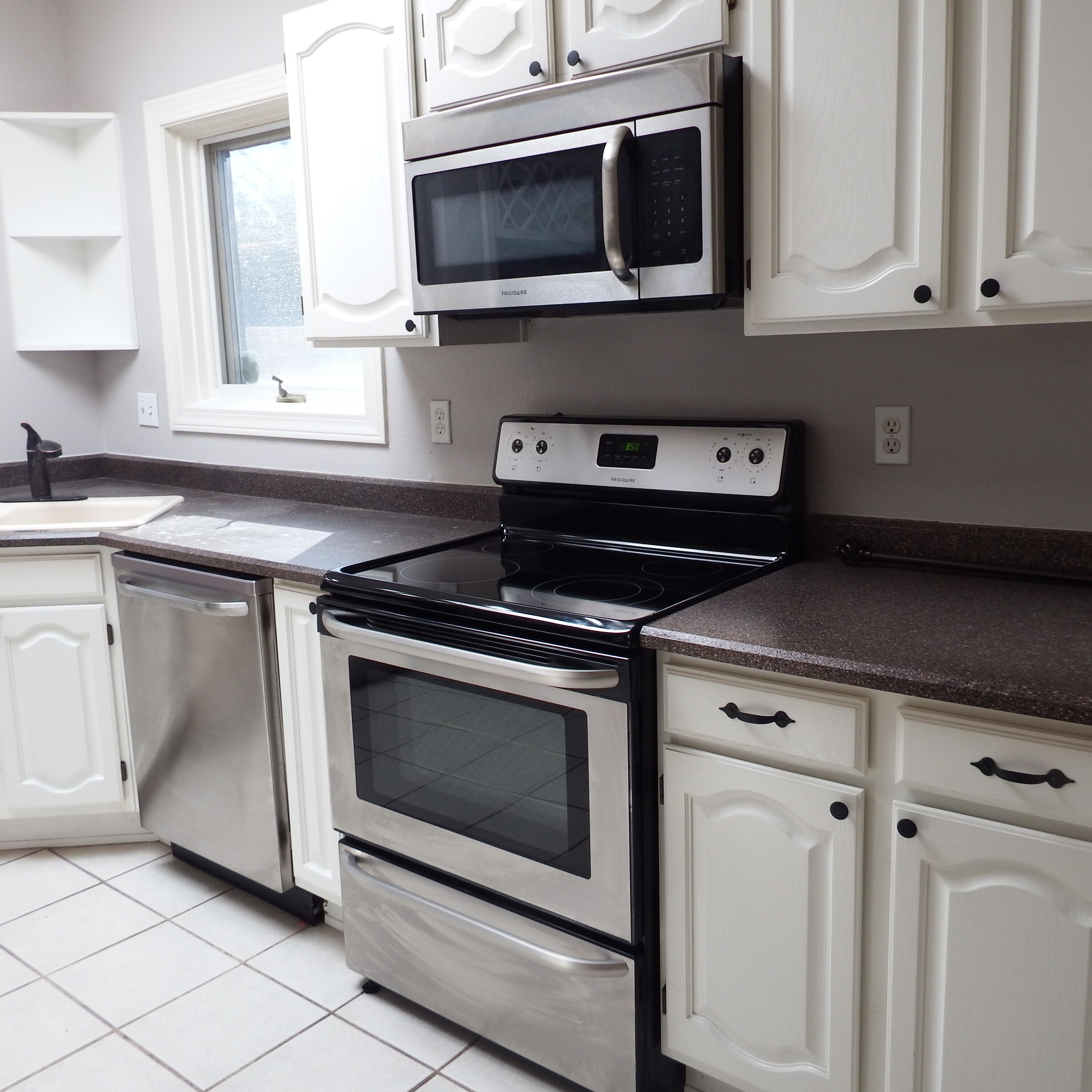 Photo 12 — 6645 Ruby Street NE