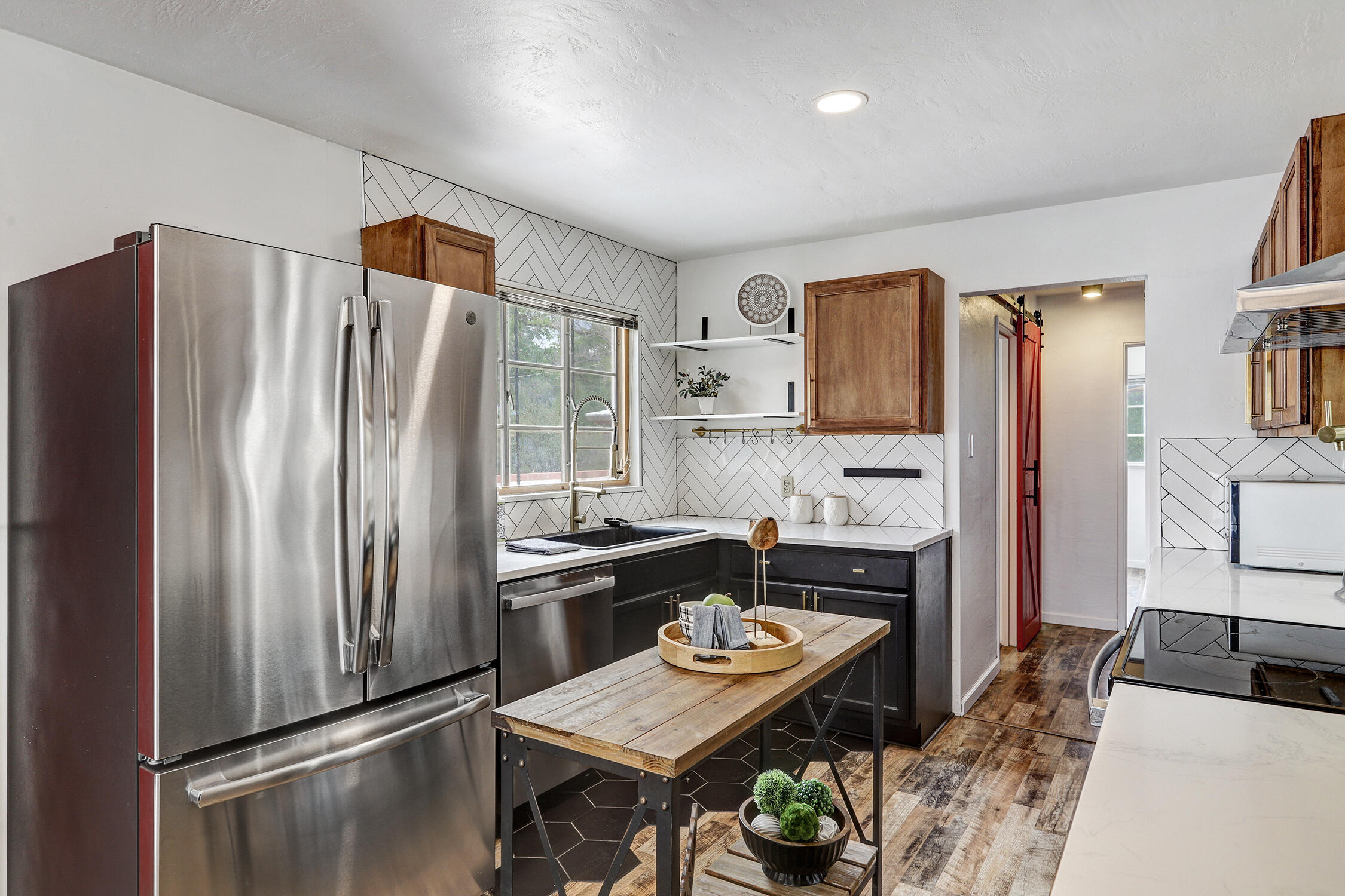 Photo 18 — 1412 Alvarado Drive NE