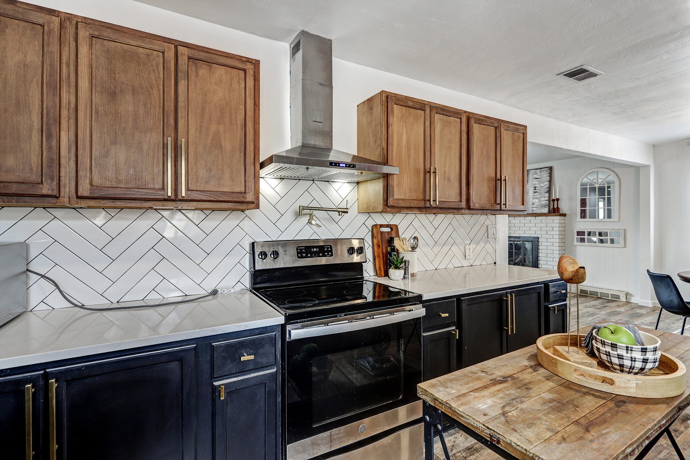 Photo 17 — 1412 Alvarado Drive NE