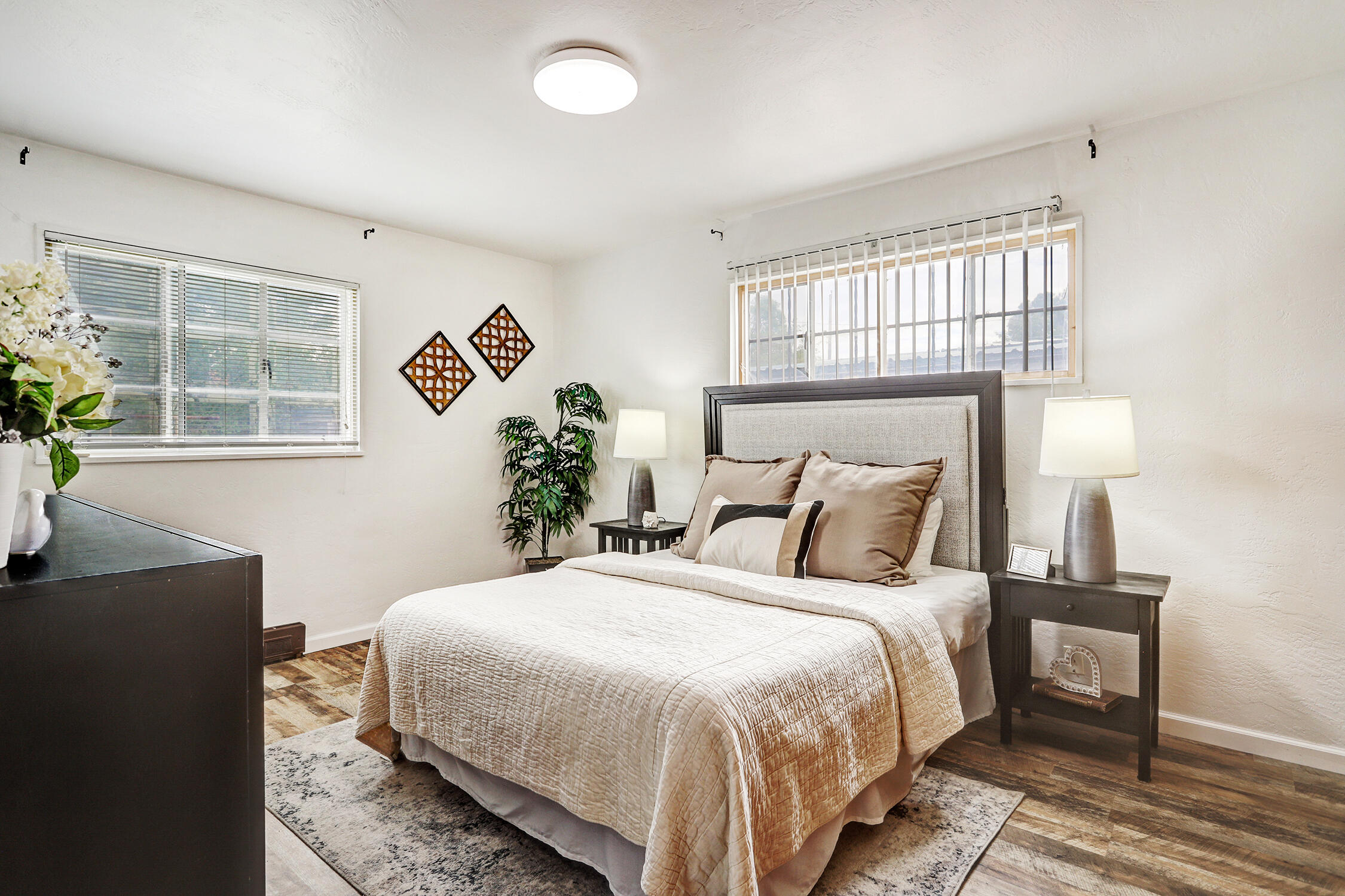 Photo 16 — 1412 Alvarado Drive NE