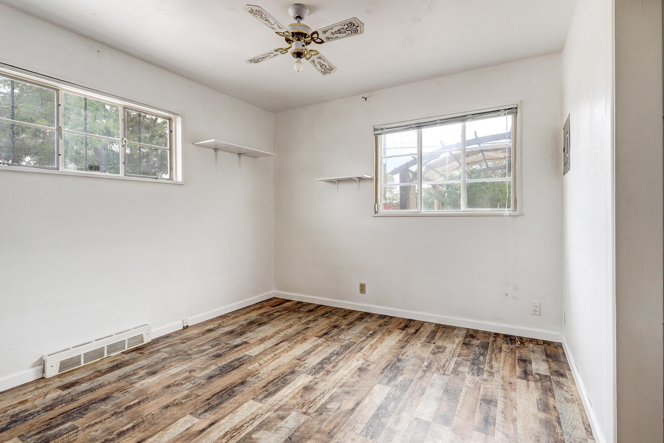 Photo 14 — 1412 Alvarado Drive NE