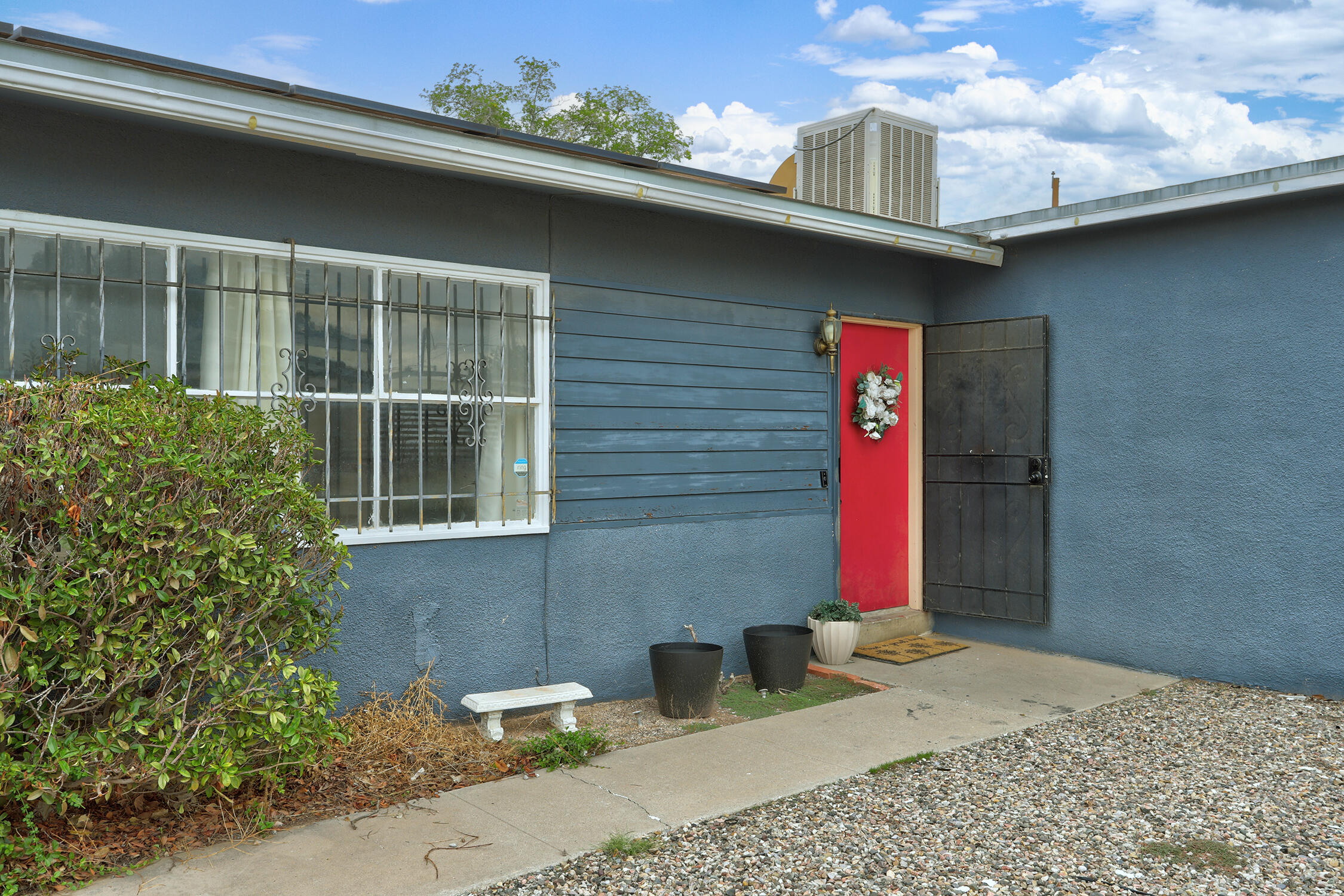 Photo 5 — 1412 Alvarado Drive NE