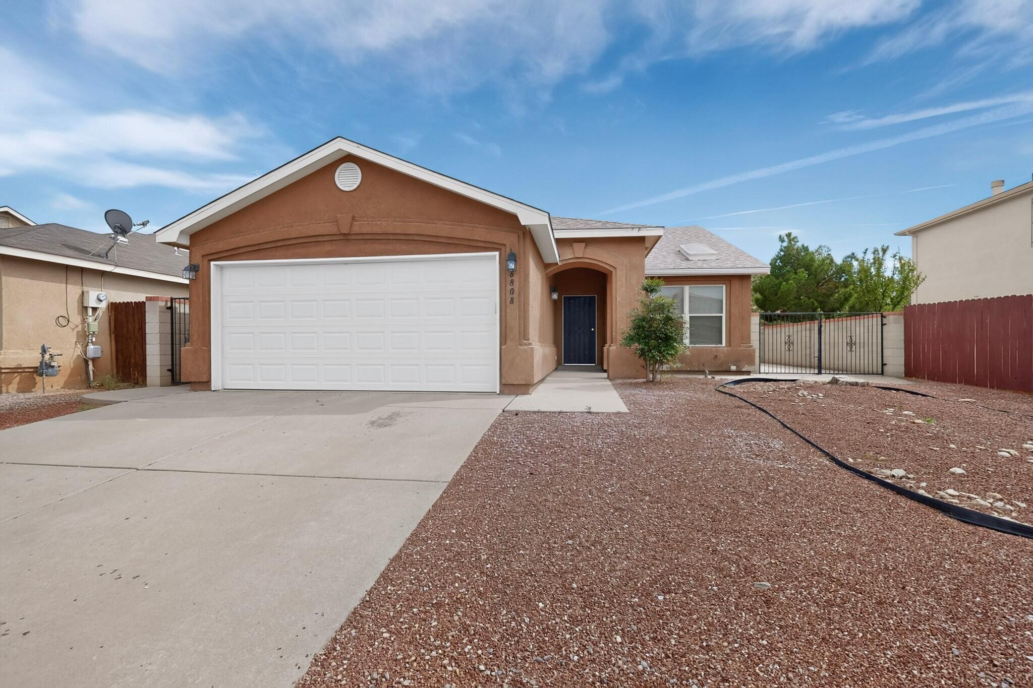 6808 Honeylocust Avenue NW, Albuquerque, NM 87121