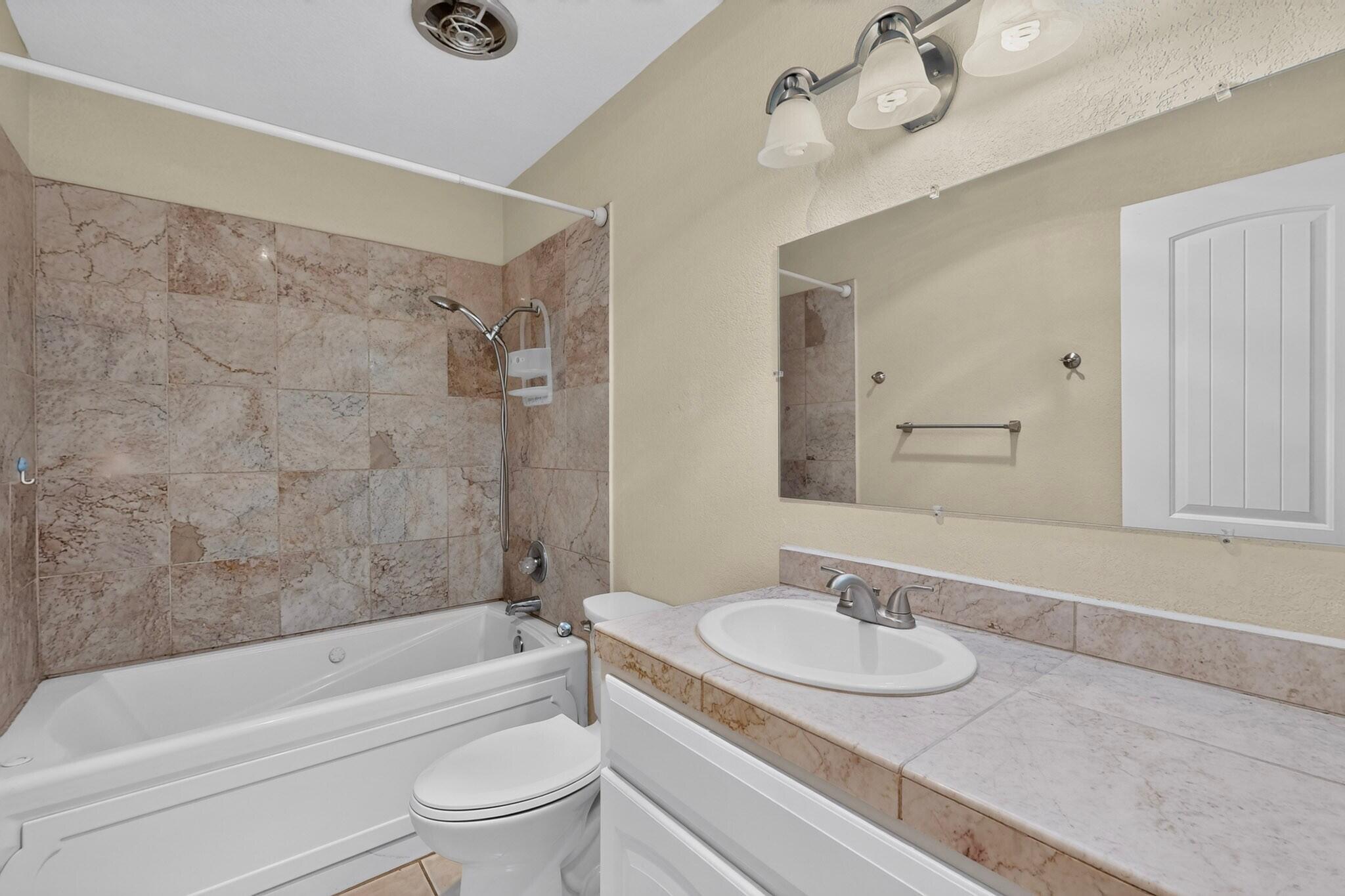 Photo 14 — 4508 Piedra Blanca Street NE