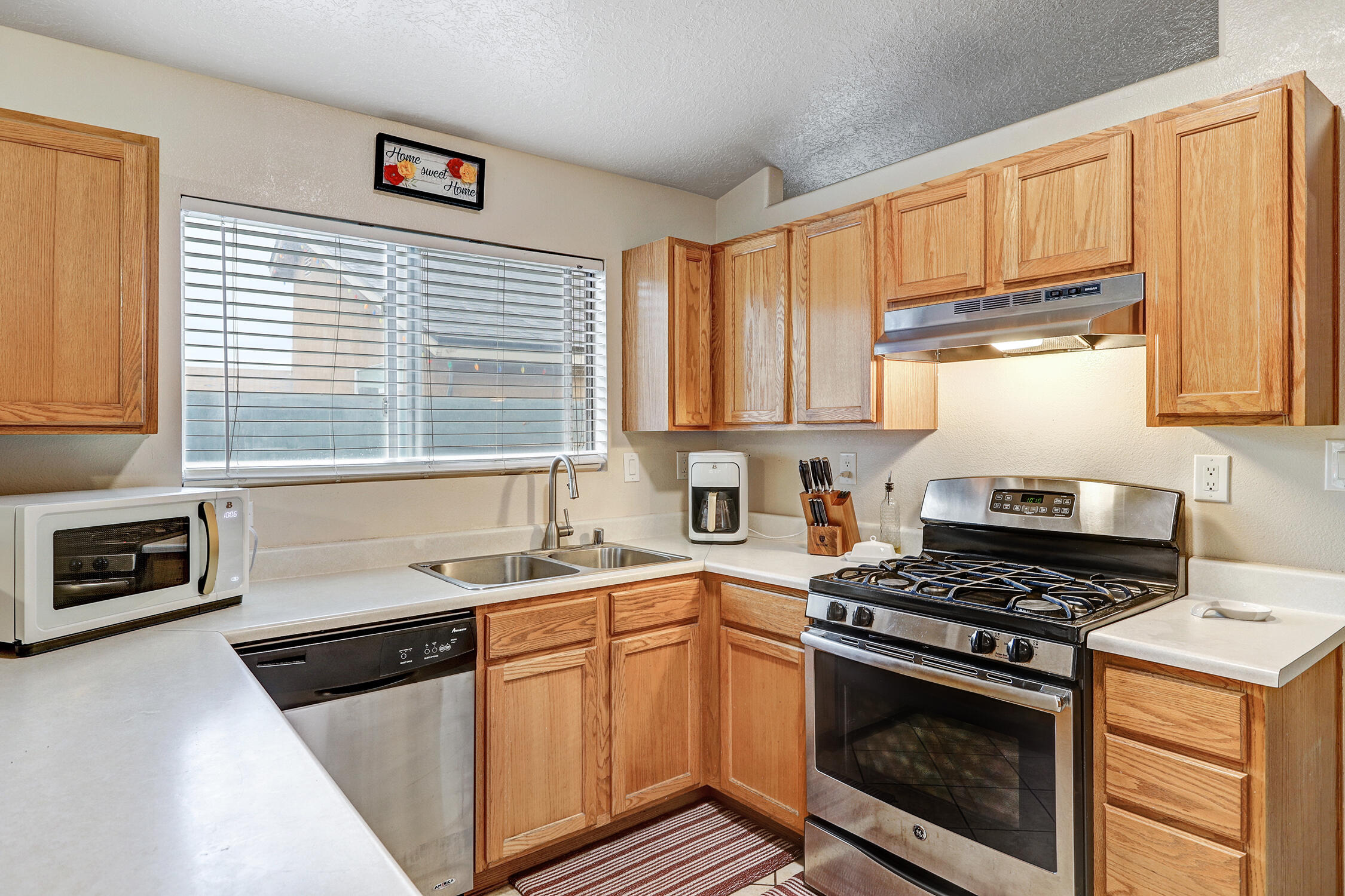 Photo 16 — 6109 Cyonus Avenue NW