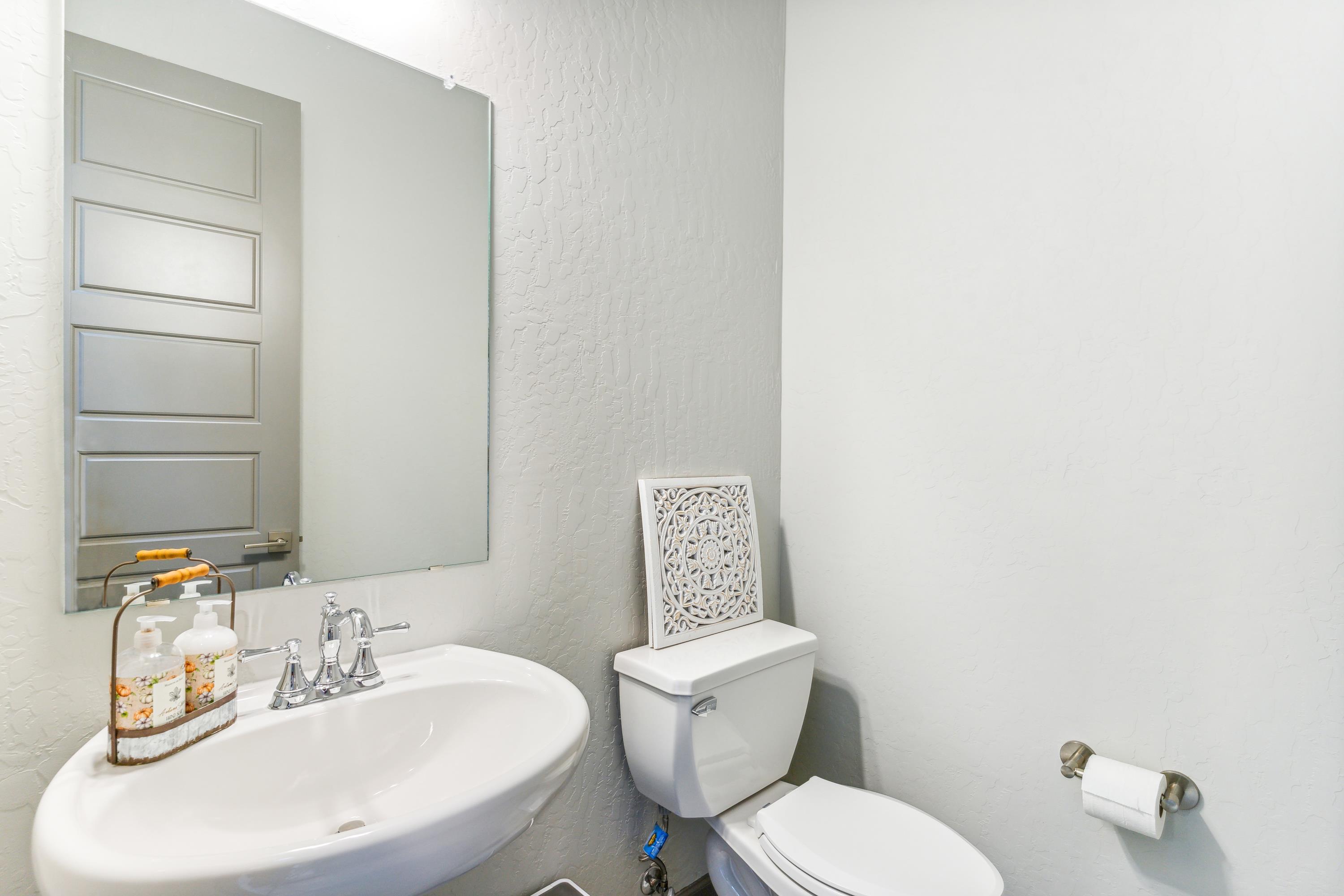 Photo 14 — 3509 Deledda Road NE