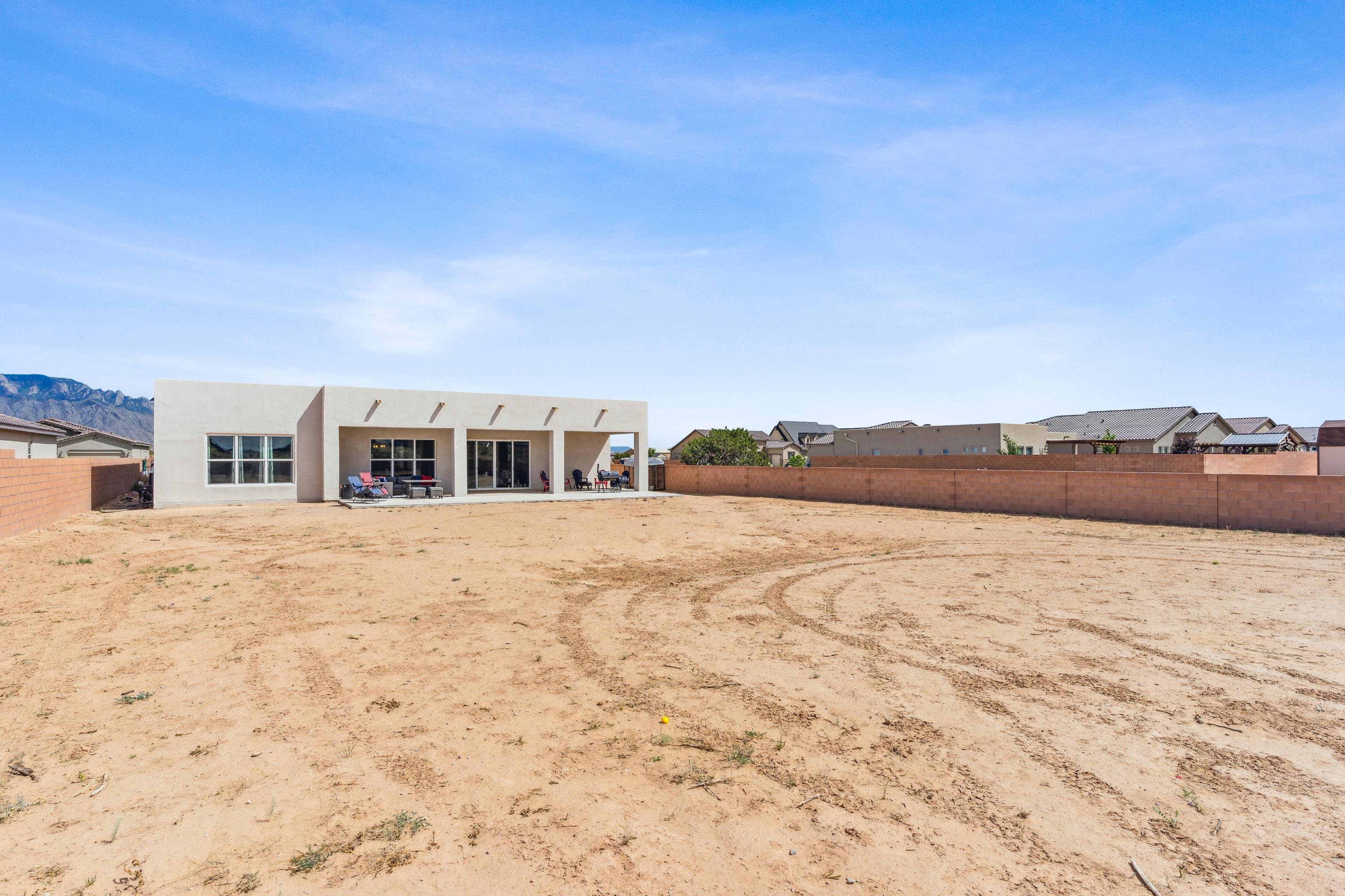 Photo 7 — 3509 Deledda Road NE