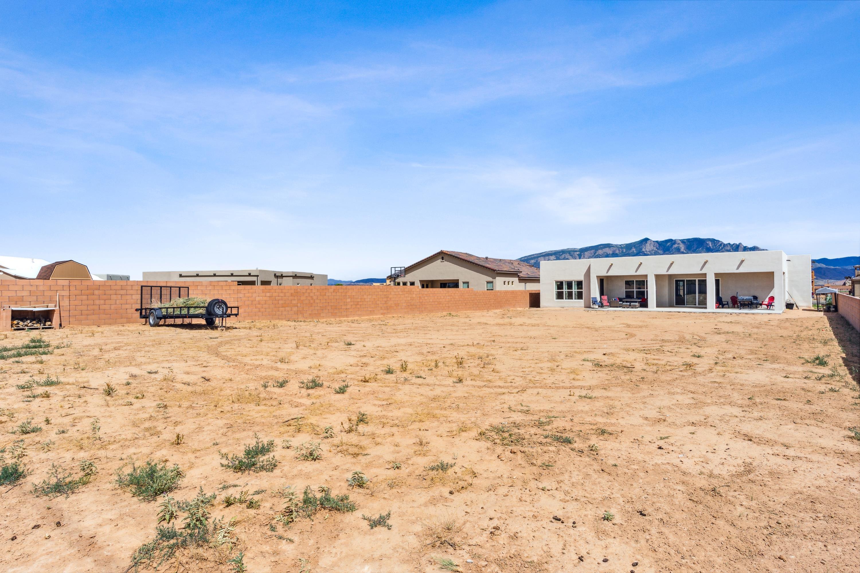 Photo 4 — 3509 Deledda Road NE