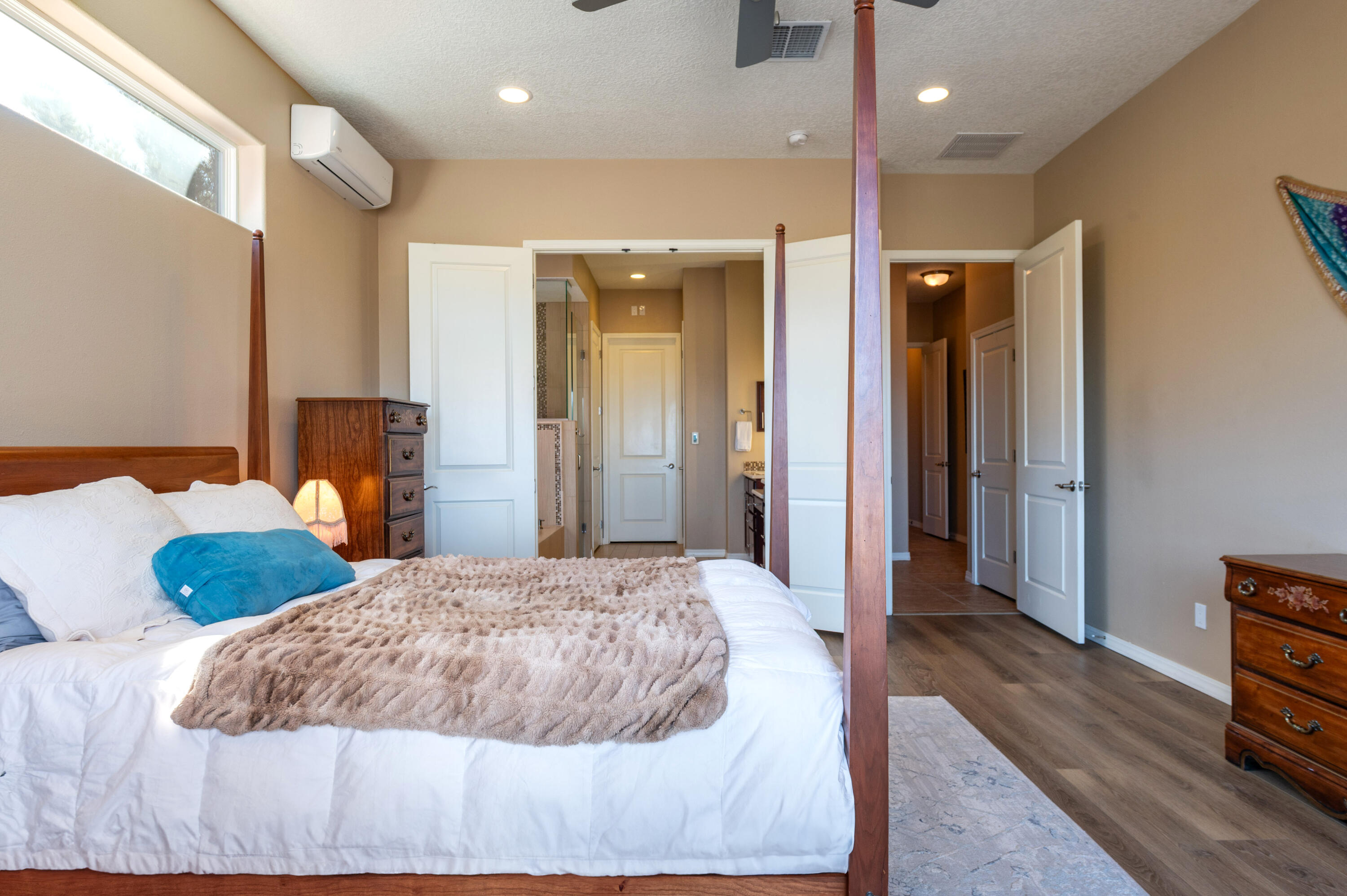 Photo 20 — 910 Jubilee Boulevard SW