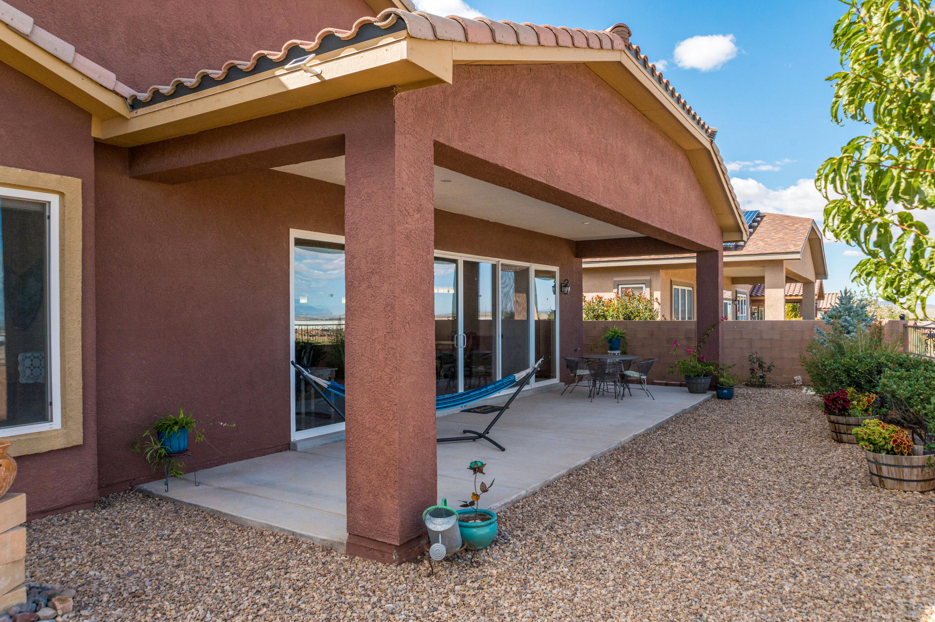 Photo 12 — 910 Jubilee Boulevard SW