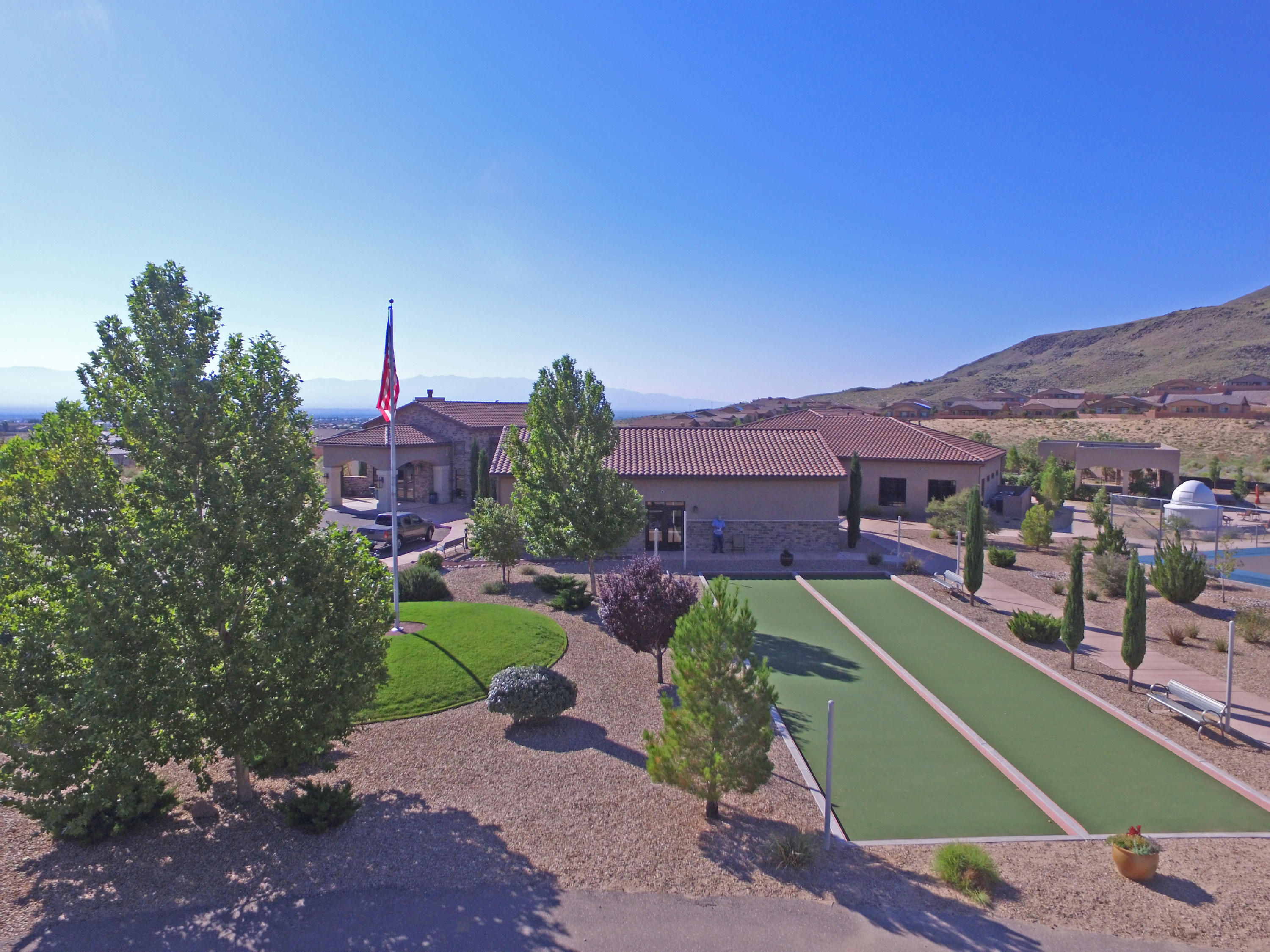 Photo 20 — 910 Jubilee Boulevard SW