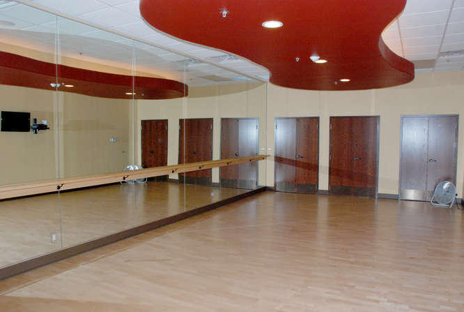 Photo 17 — 910 Jubilee Boulevard SW