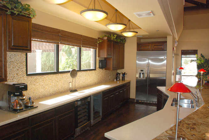 Photo 12 — 910 Jubilee Boulevard SW