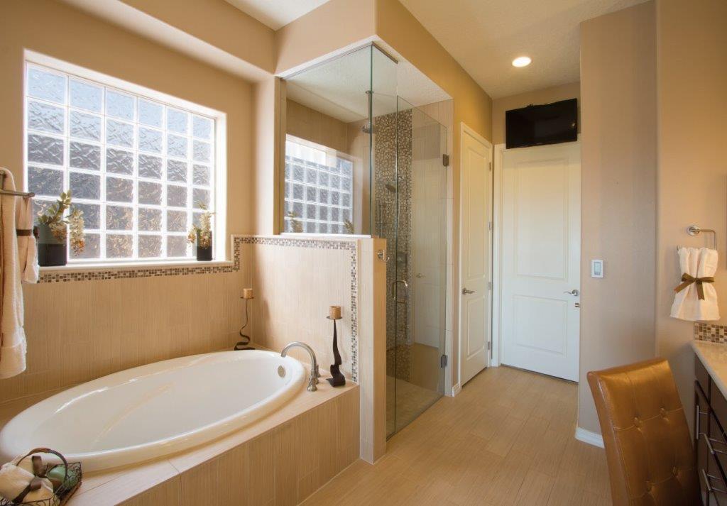 Photo 3 — 910 Jubilee Boulevard SW