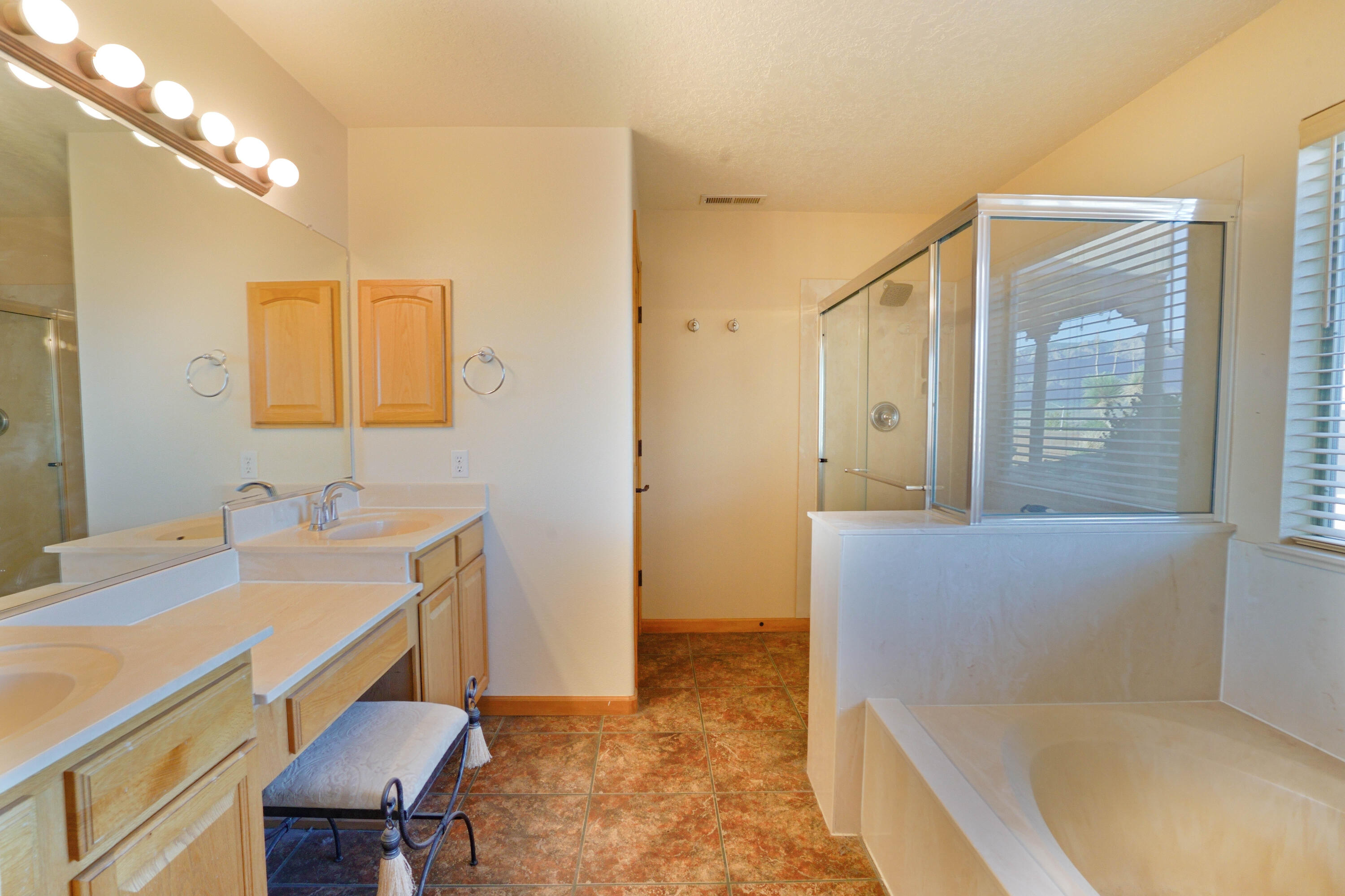 Photo 5 — 2453 Tyler Loop NE