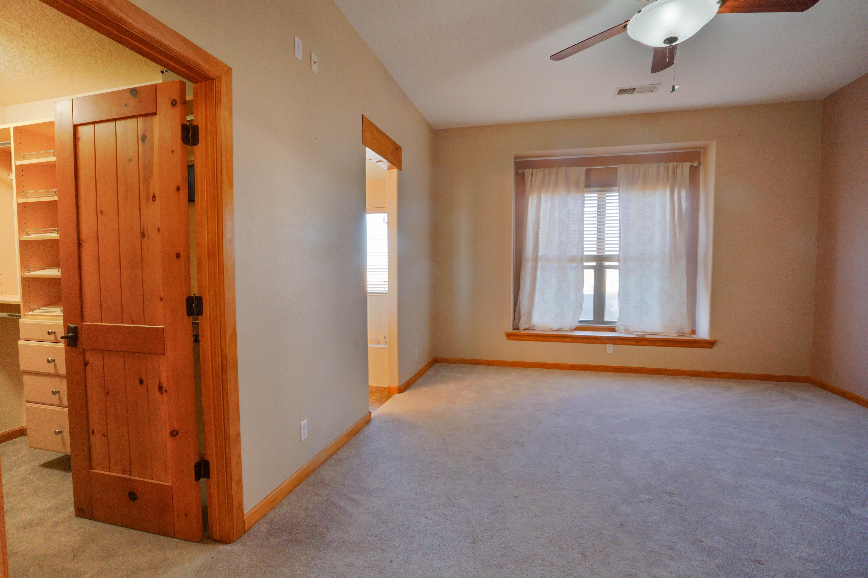 Photo 4 — 2453 Tyler Loop NE