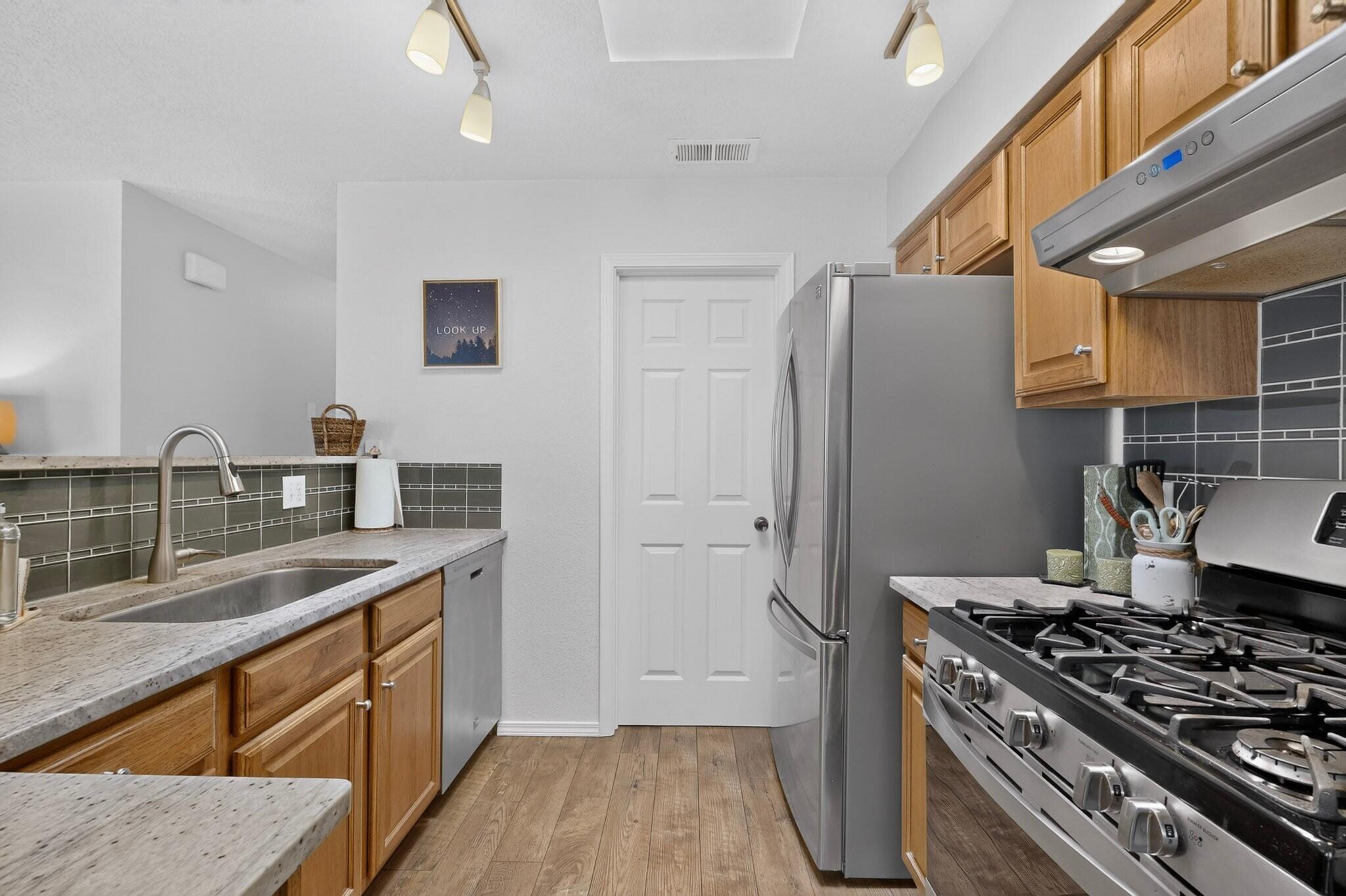 Photo 18 — 4701 Morris Street NE APT 3904