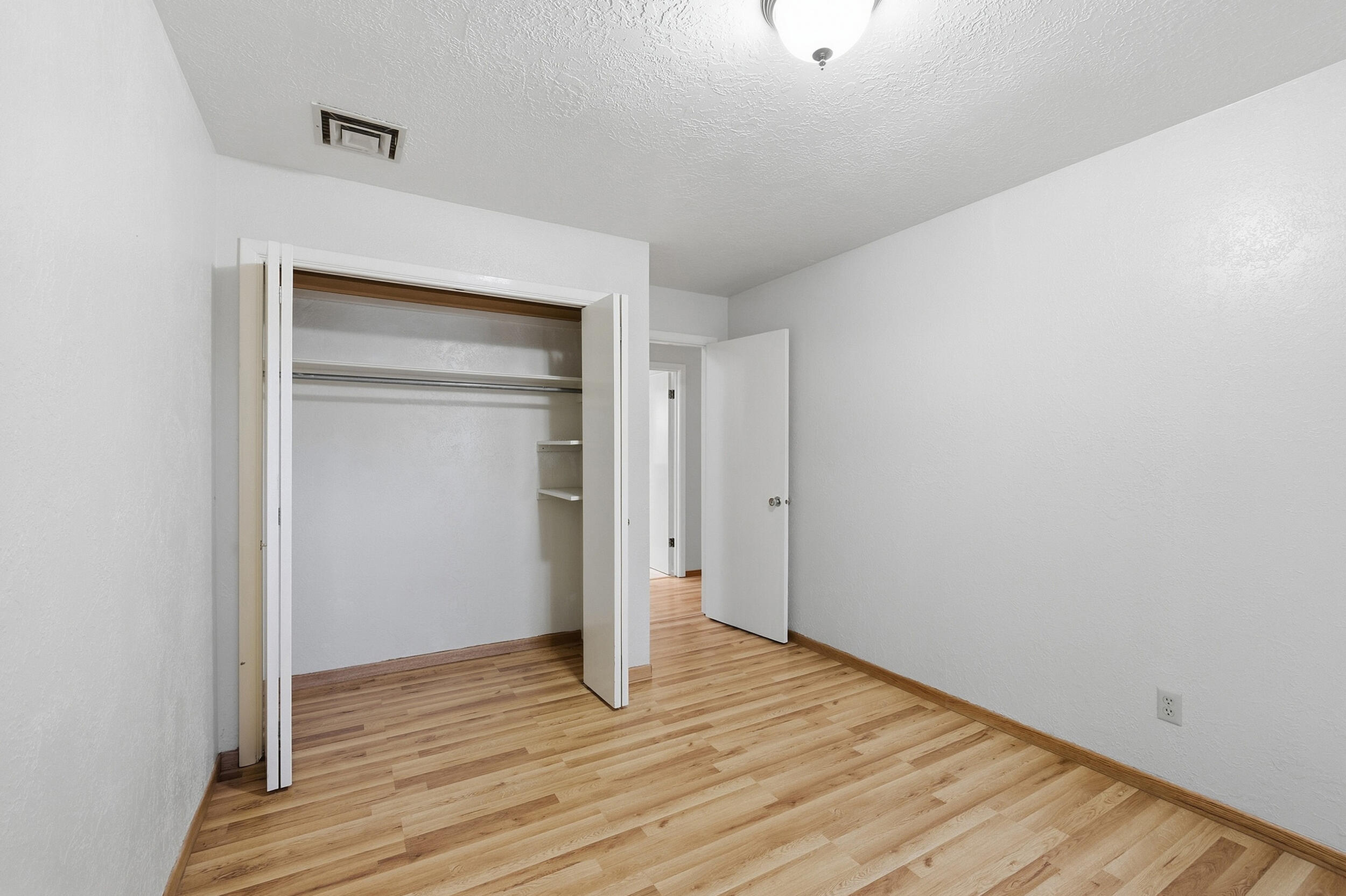 Photo 15 — 1001 Upland Court NE