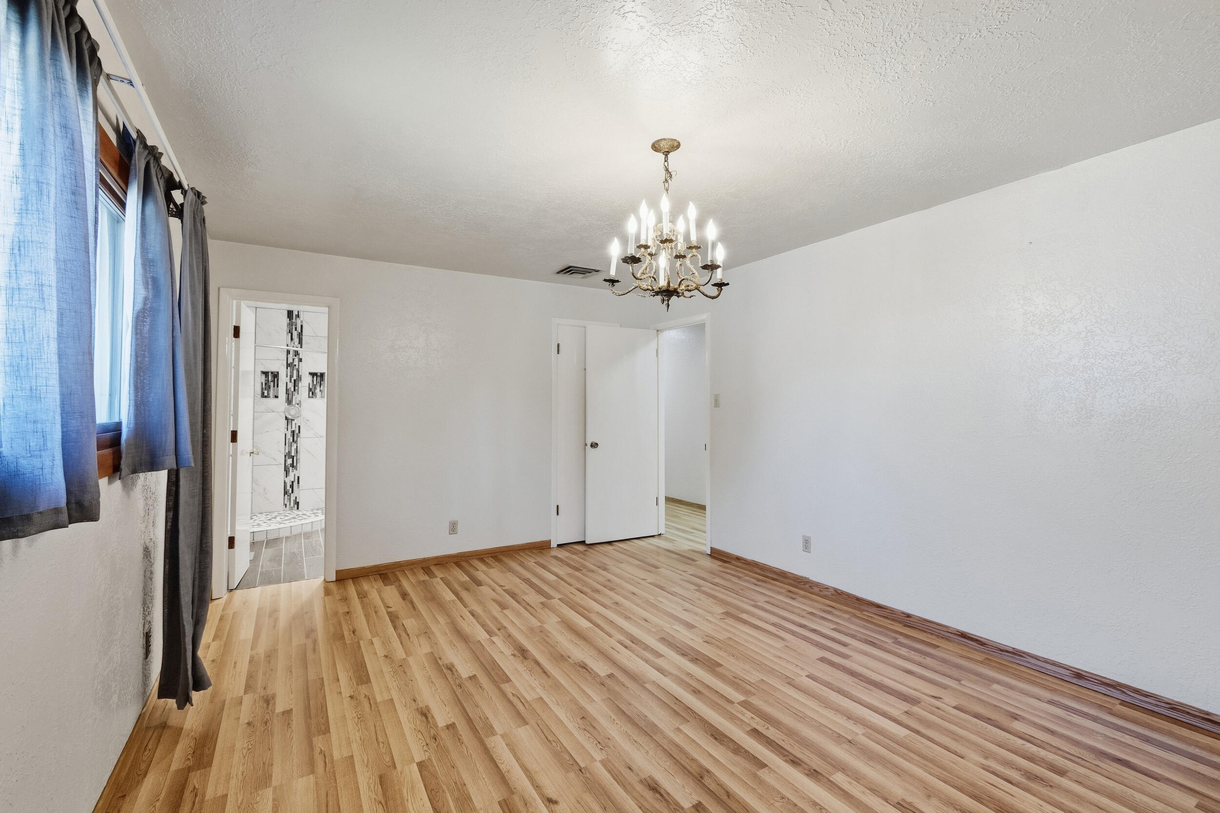 Photo 17 — 1001 Upland Court NE