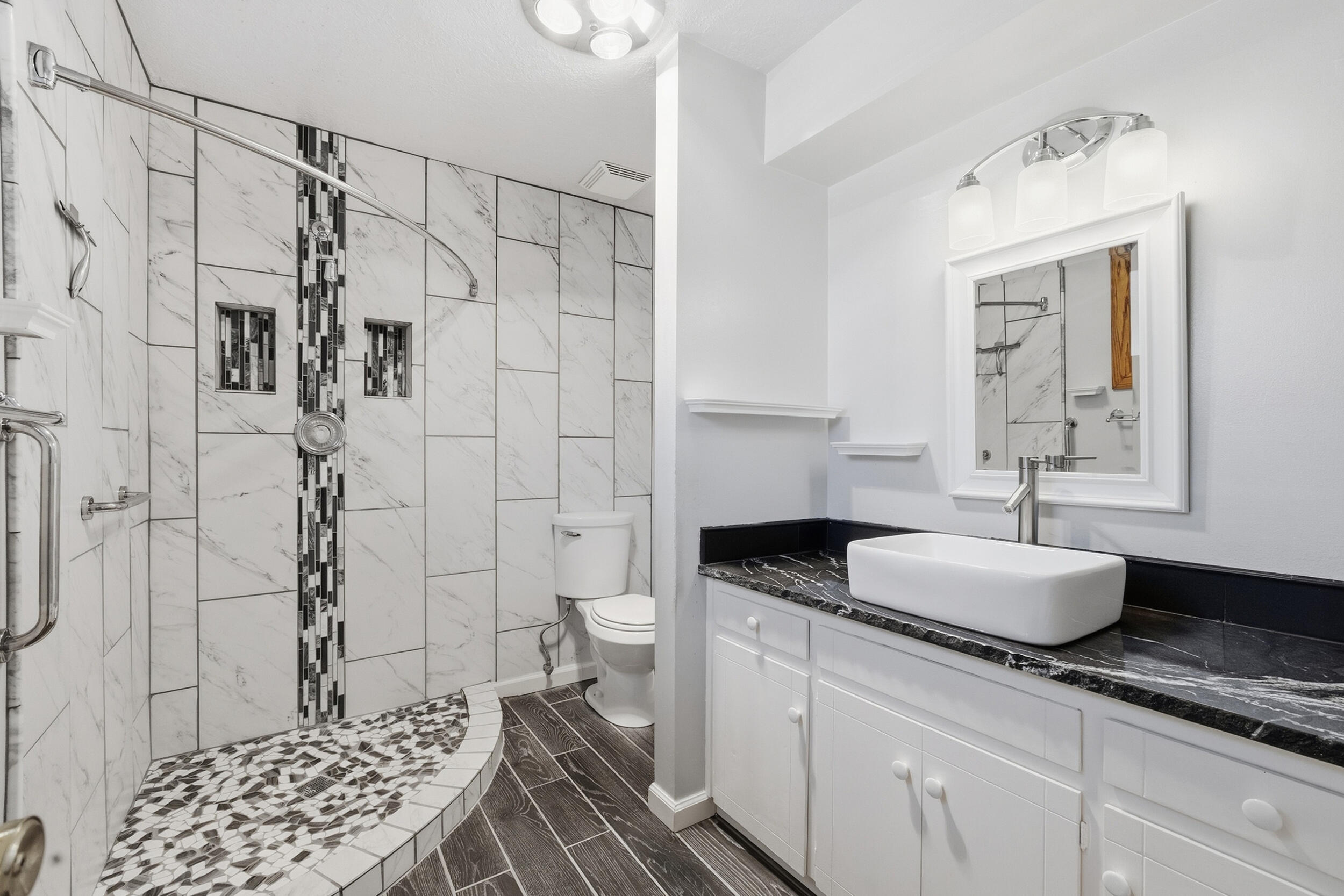 Photo 18 — 1001 Upland Court NE