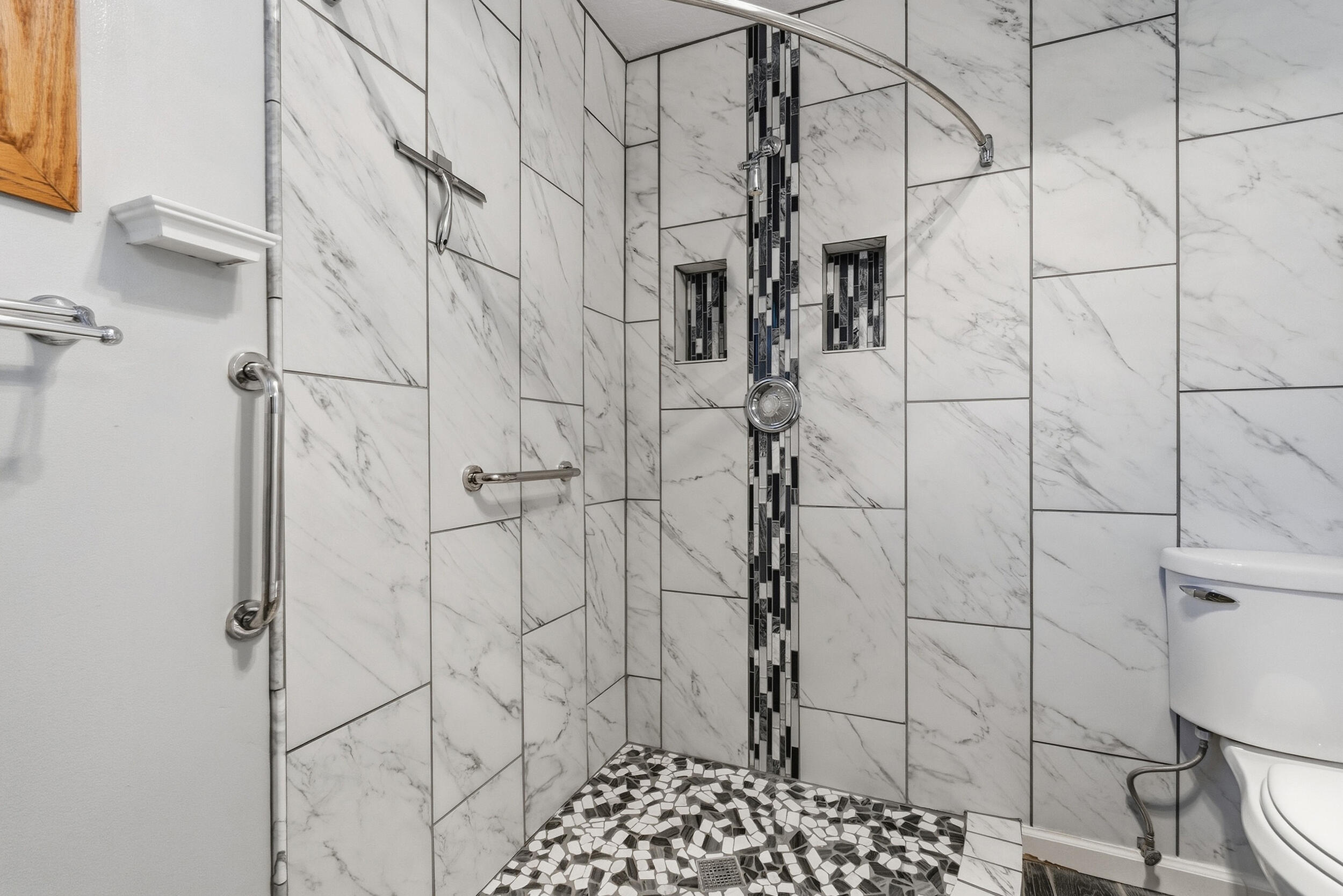 Photo 19 — 1001 Upland Court NE