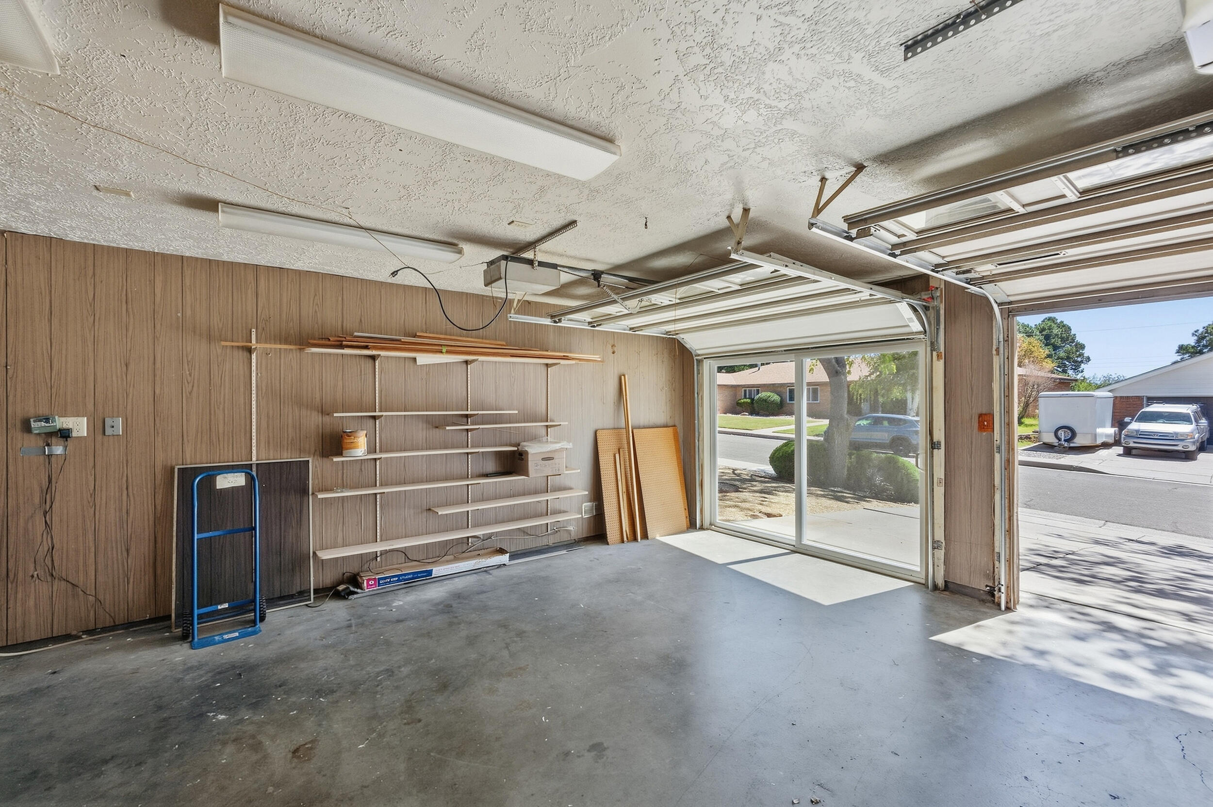 Photo 3 — 1001 Upland Court NE