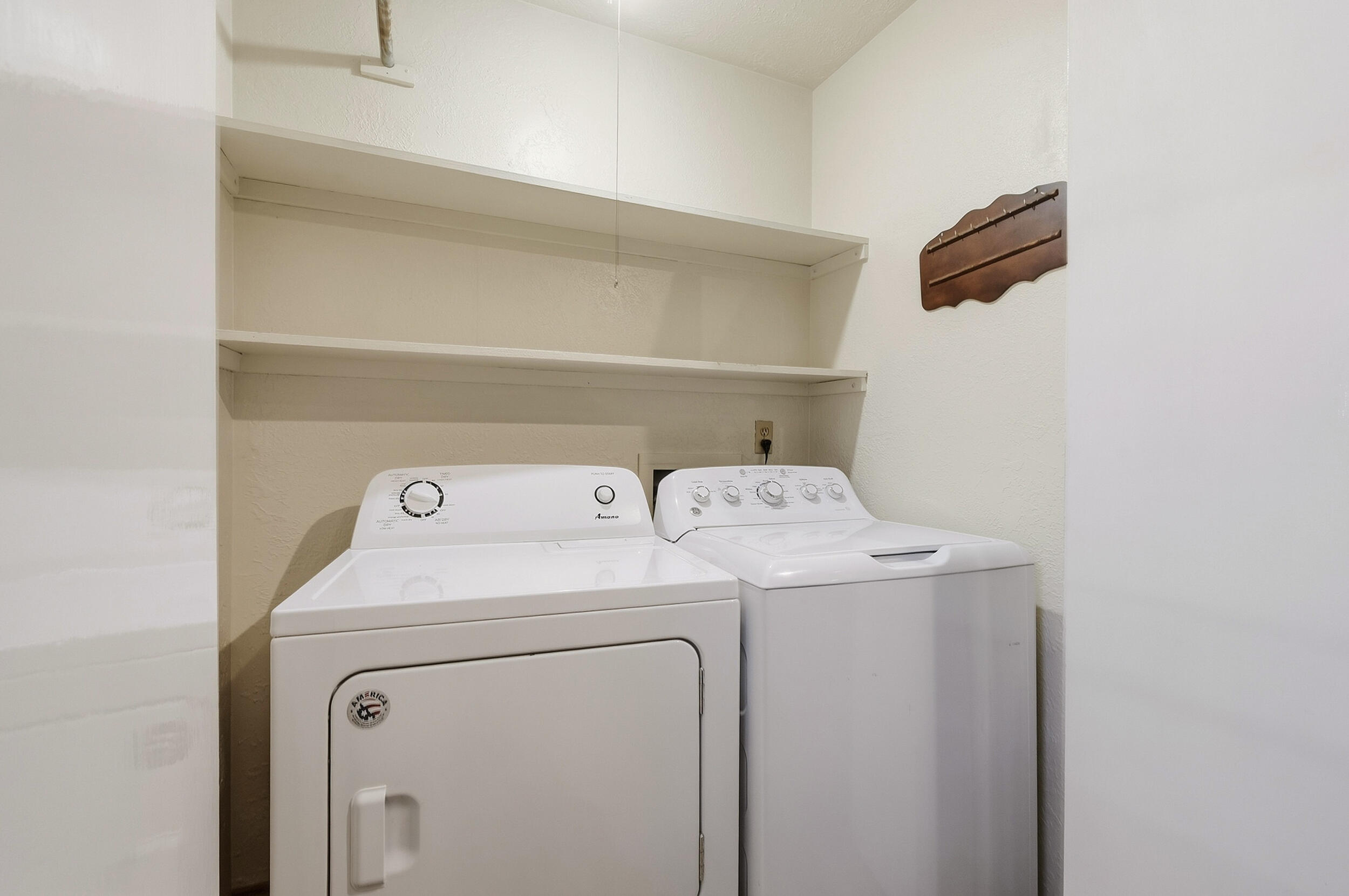 Photo 4 — 1001 Upland Court NE