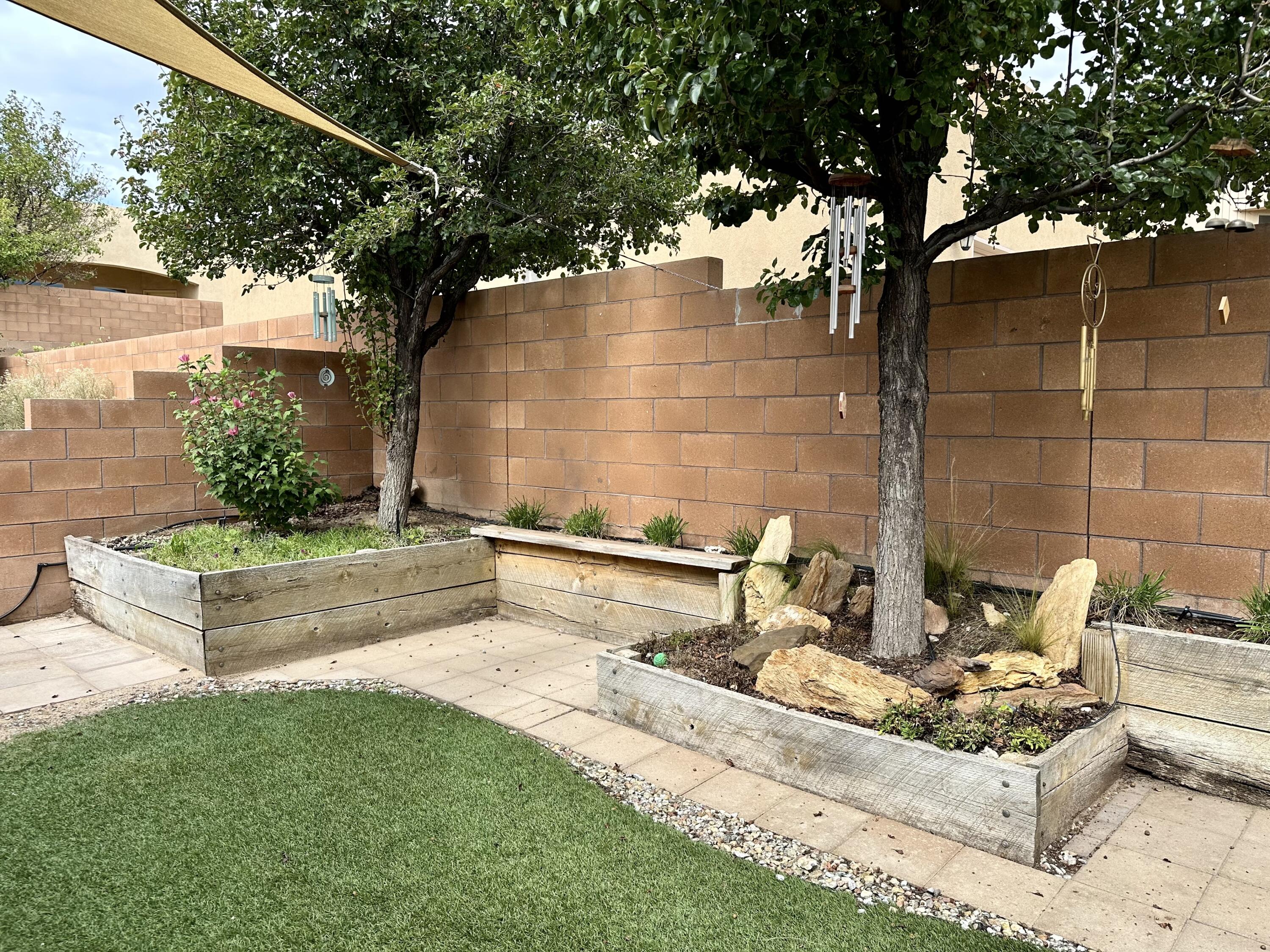 Photo 3 — 5527 Costa Uerde Road NW