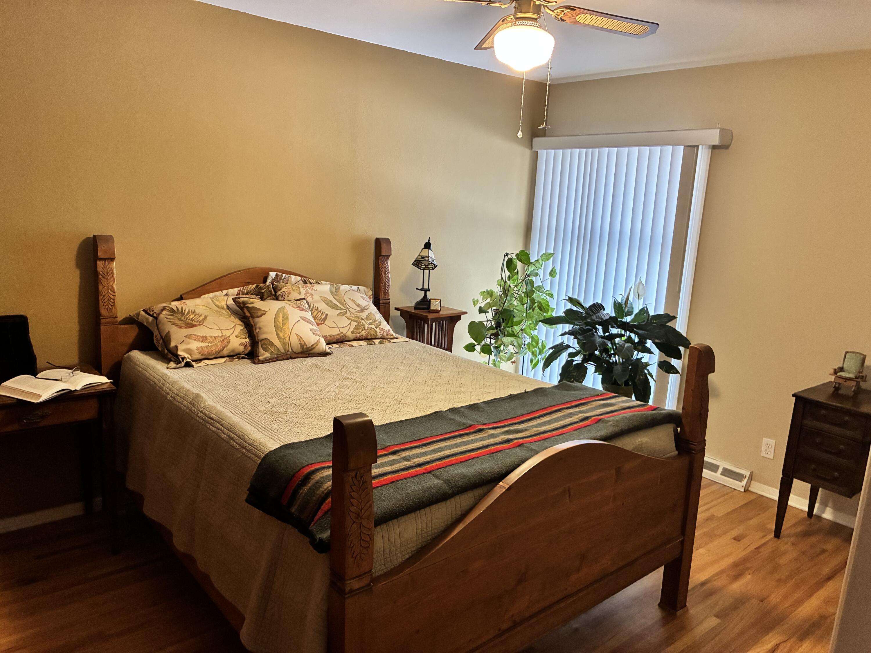 Photo 12 — 6400 Mossman Place NE