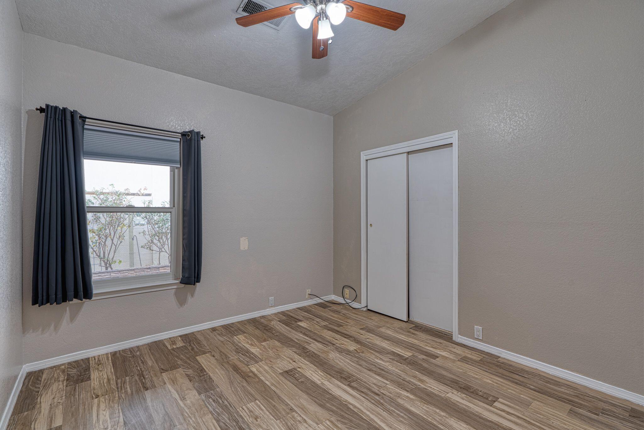 Photo 6 — 10812 Griffith Park Drive NE