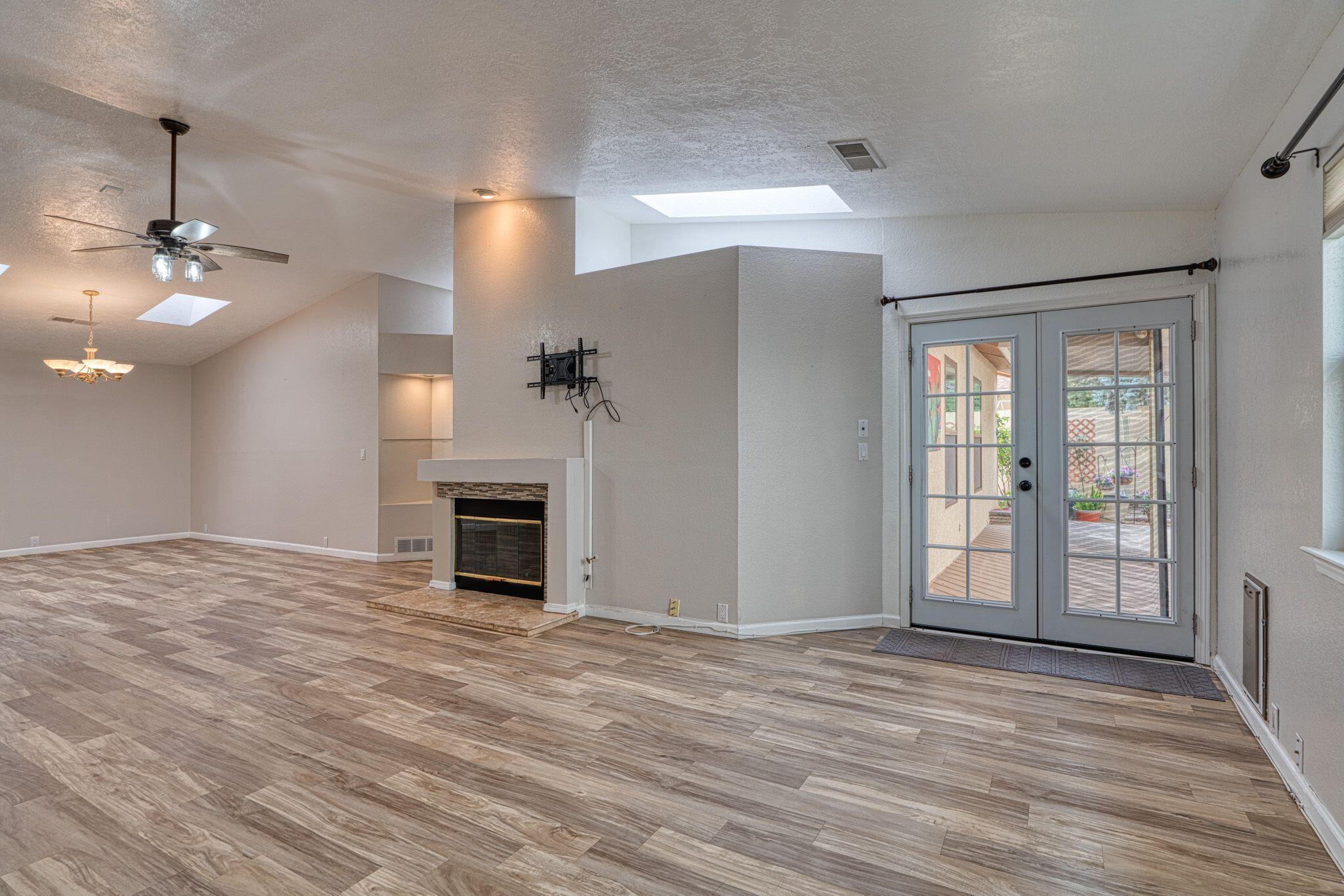 Photo 20 — 10812 Griffith Park Drive NE