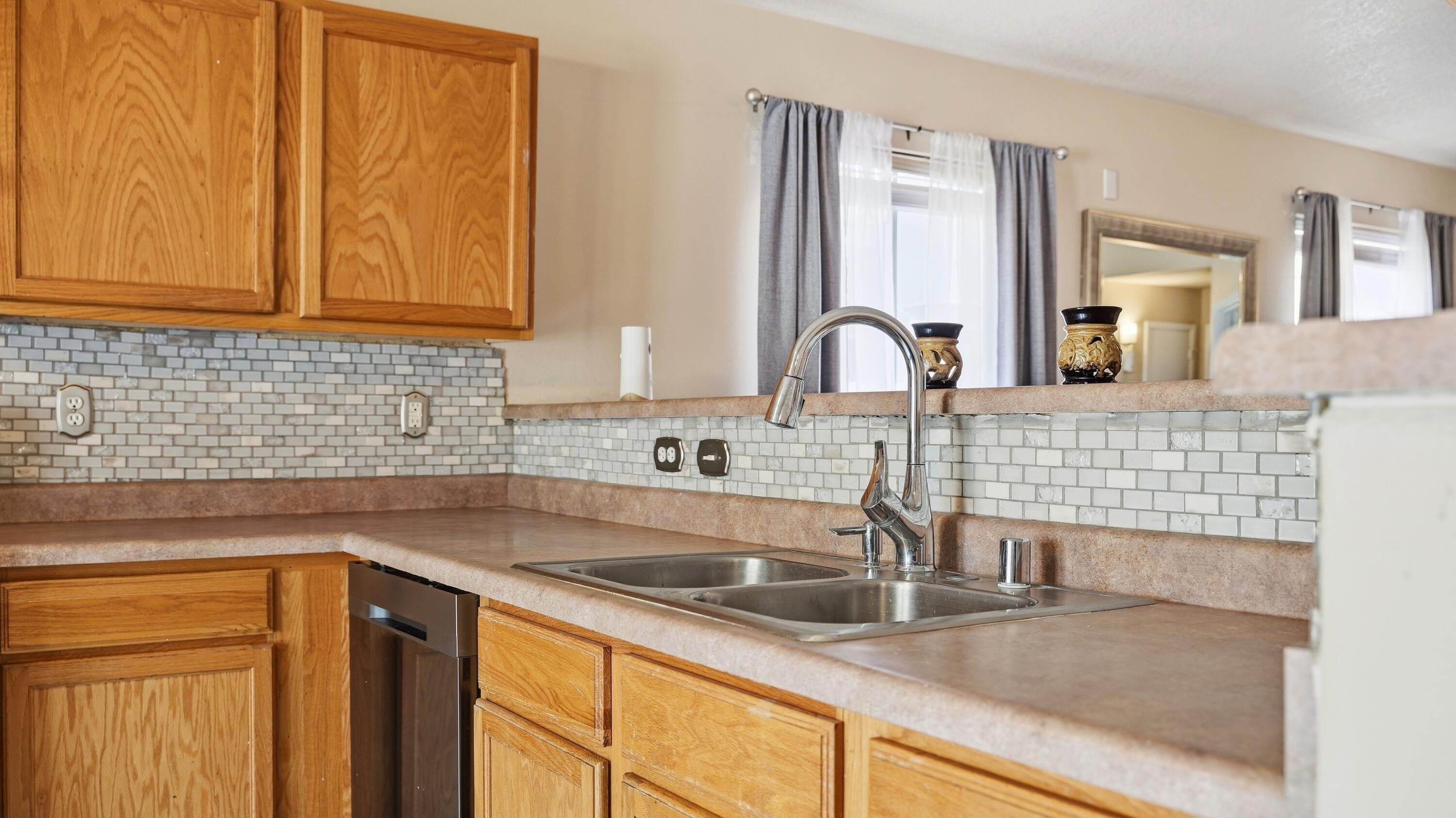 Photo 11 — 10931 Argonite Drive NW