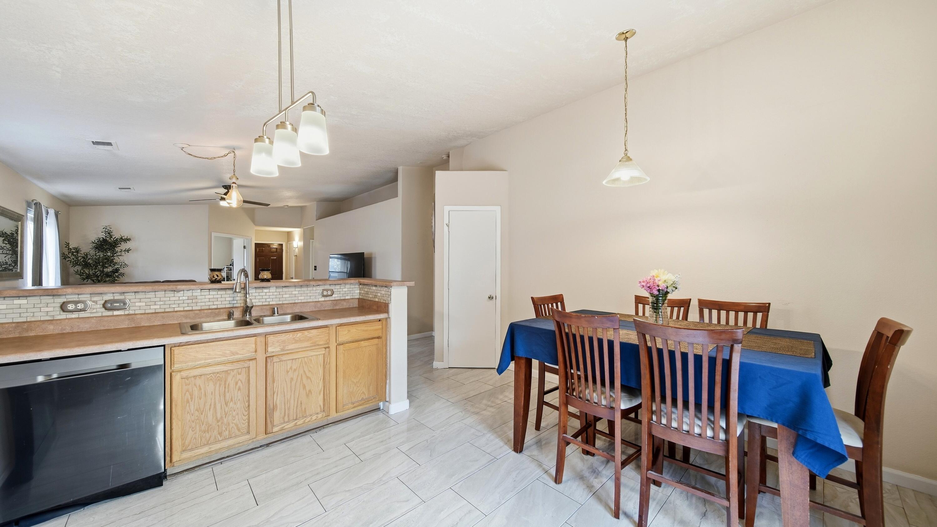Photo 12 — 10931 Argonite Drive NW